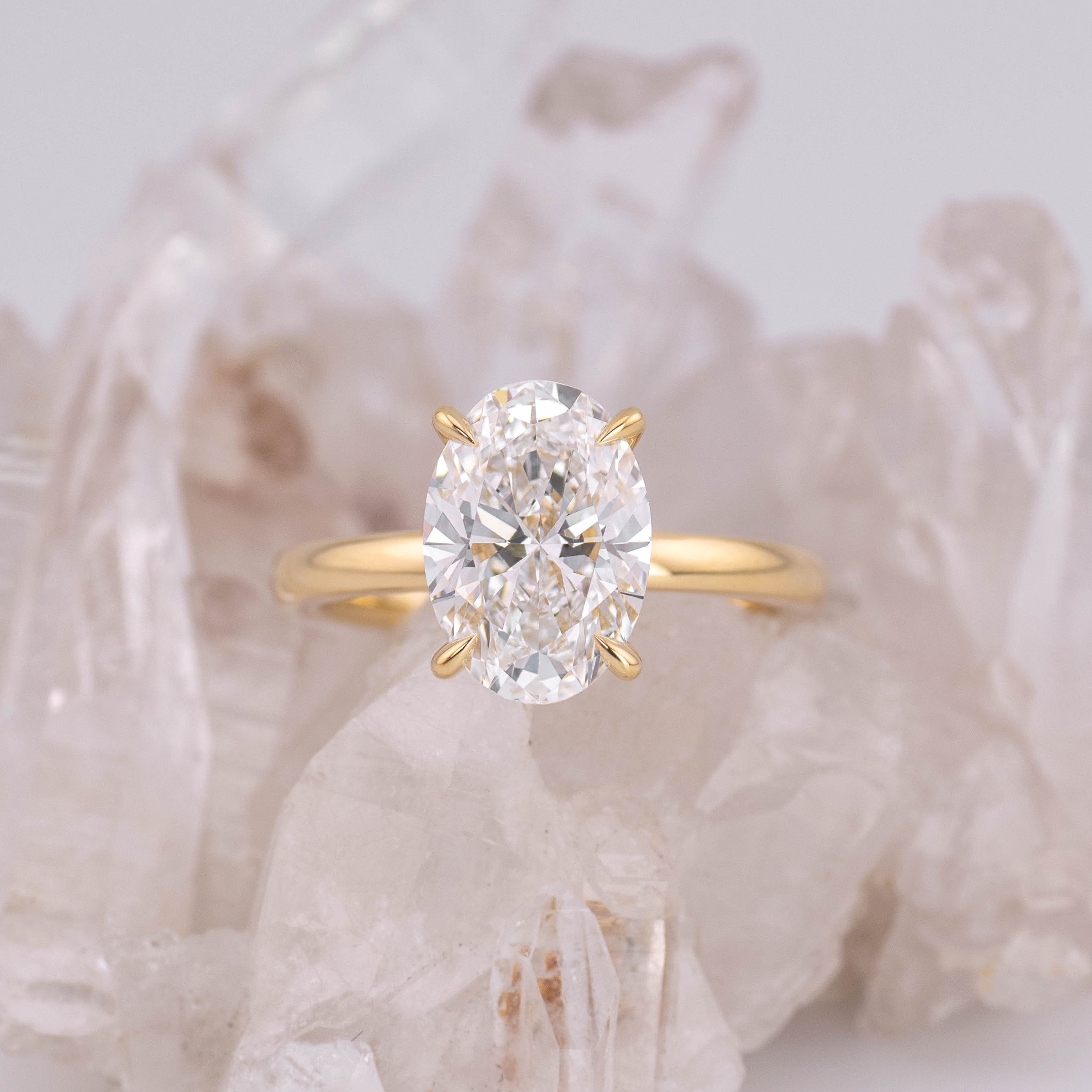 (Ready to Ship Size M) - Kate 3.0 – 4 Claw 3.04ct E VVS2 Oval Solitaire in 18k Yellow Gold
