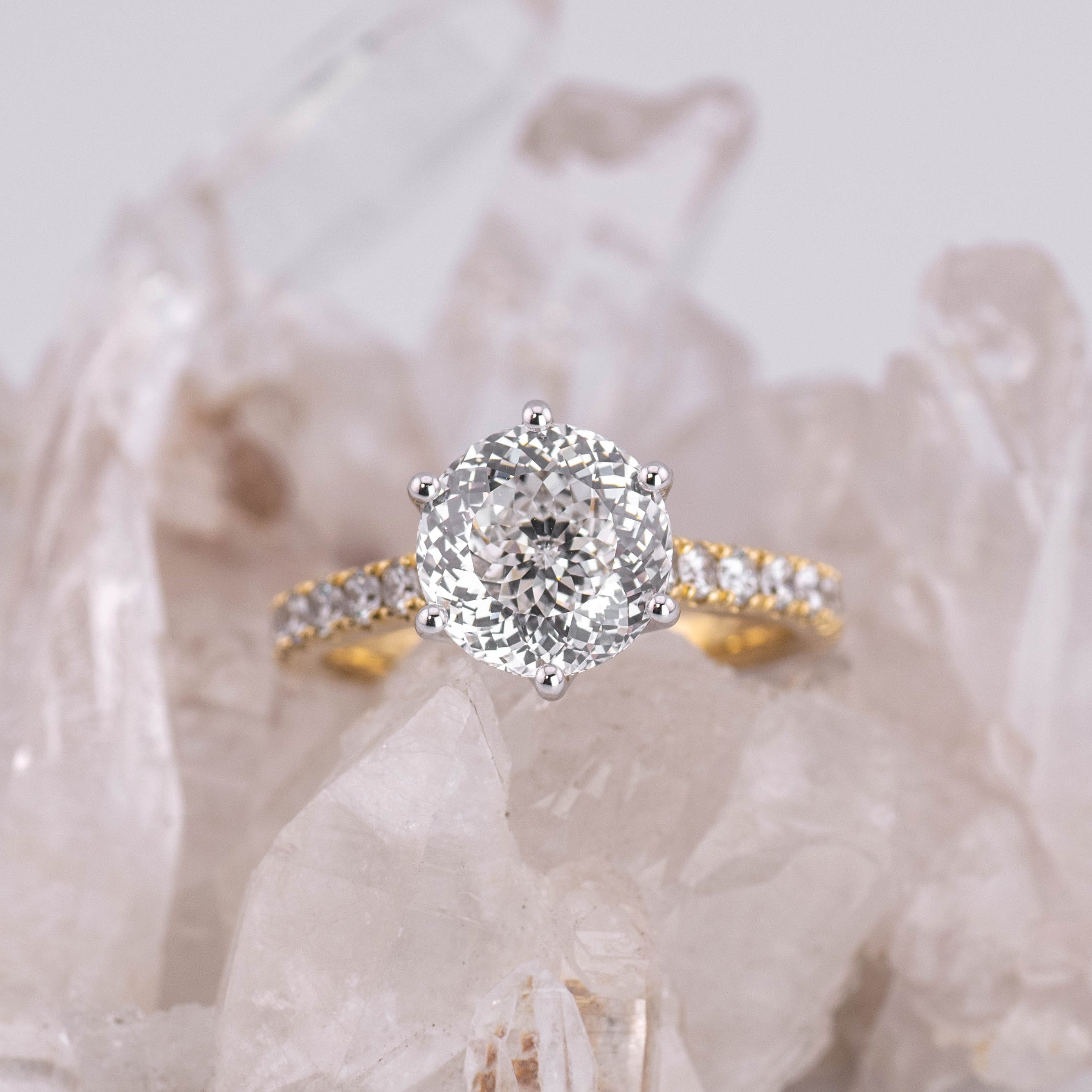 (Ready to Ship Size M) - Portuguese Cut Petal Pave Solitaire – 6 Petal Claw Round 3.04ct F VVS2 in 2 Tone 18k Gold