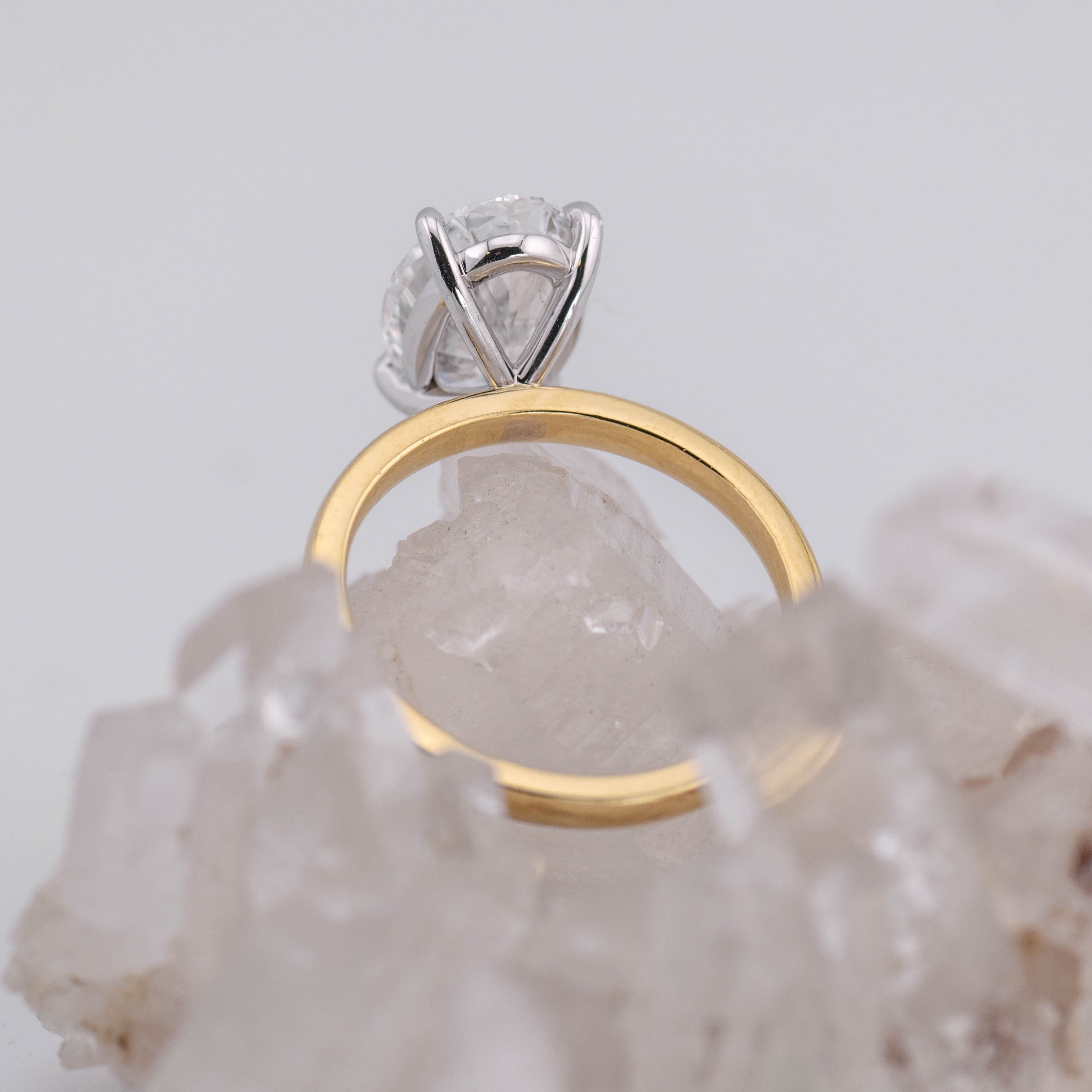 (Ready to Ship Size M) - Oval Solitaire 3.18ct F VVS2 in 2 Tone 18k