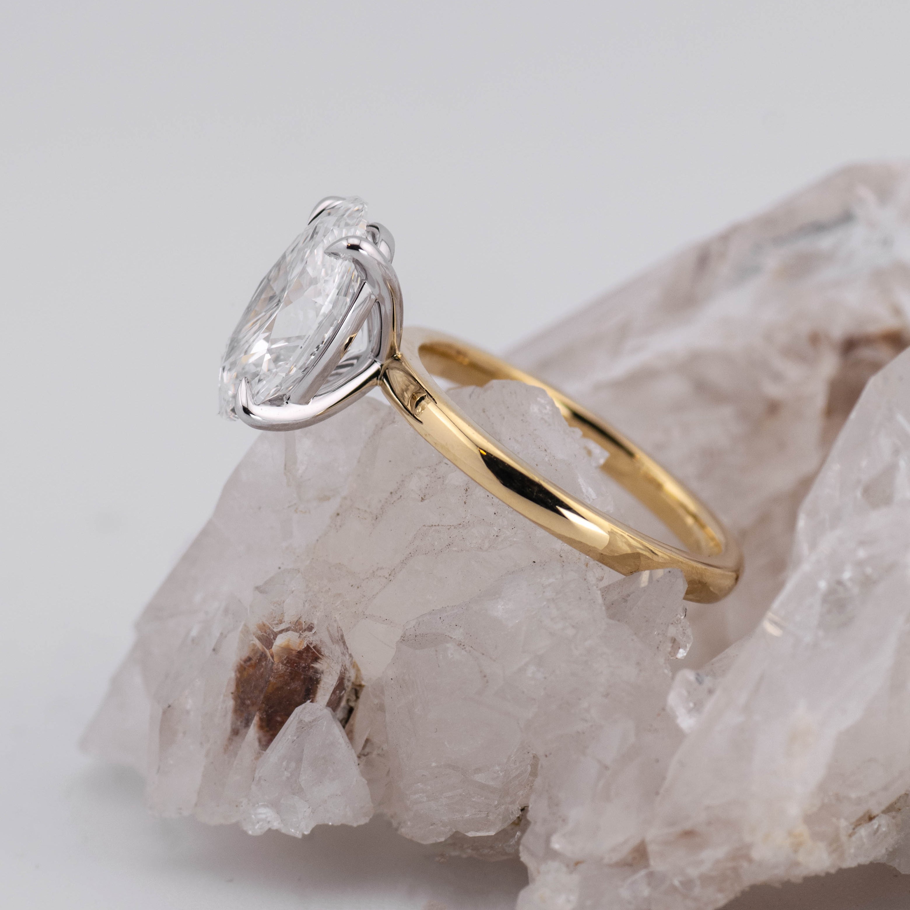 (Ready to Ship Size M) - Oval Solitaire 3.18ct F VVS2 in 2 Tone 18k