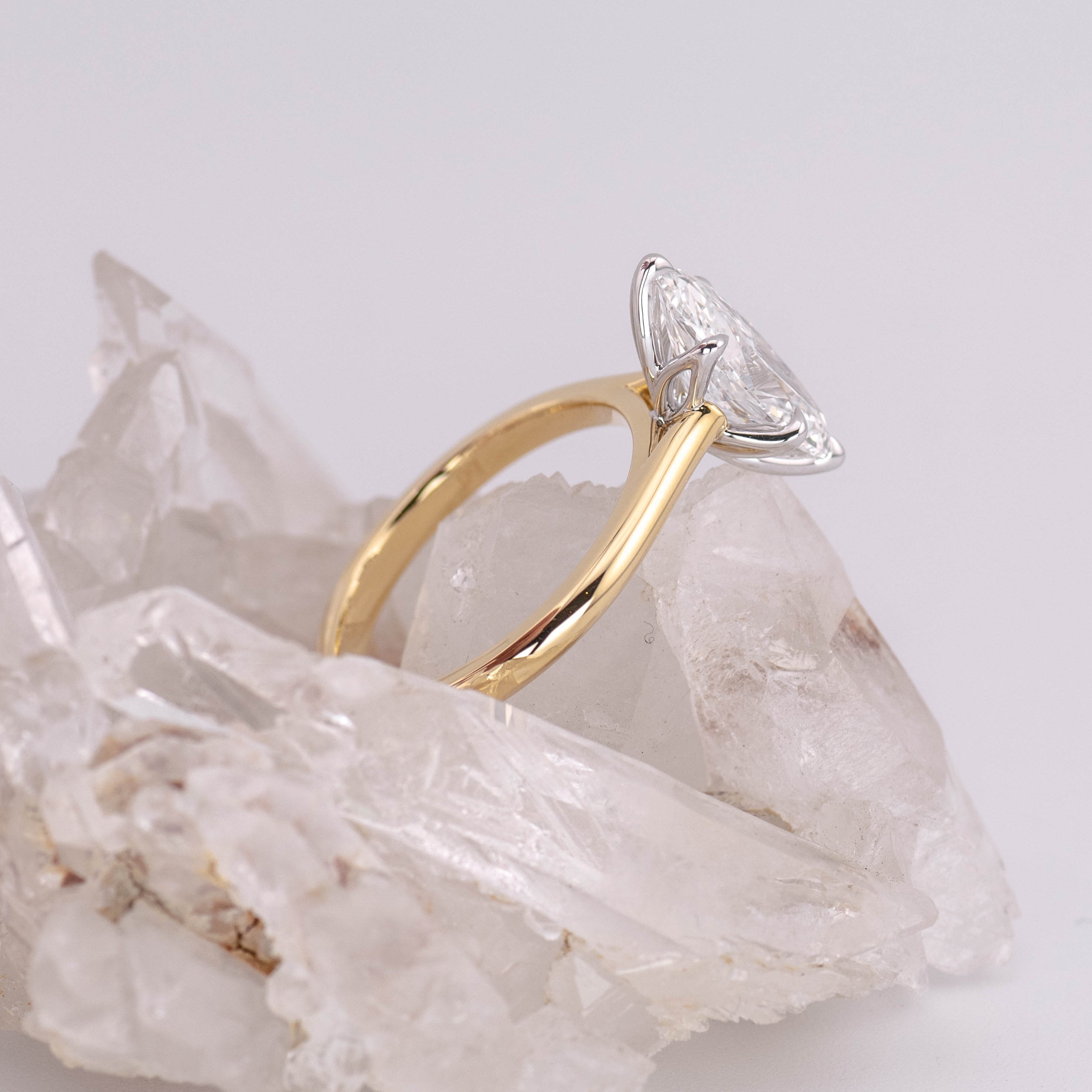 (Ready to Ship Size M) - Petal Marquise – 6 Claw 2.02ct E VVS2 Marquise Solitaire in 2 Tone Yellow and White Gold