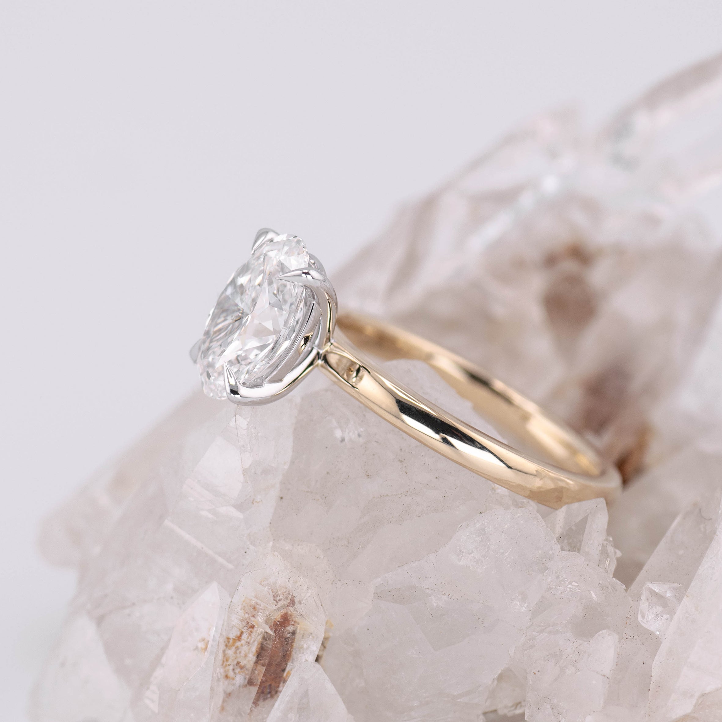 (Ready to Ship Size M) - Kate 2.0 – 4 Claw 2.08ct E VVS2 Oval Solitaire in 9k 2 Tone Gold