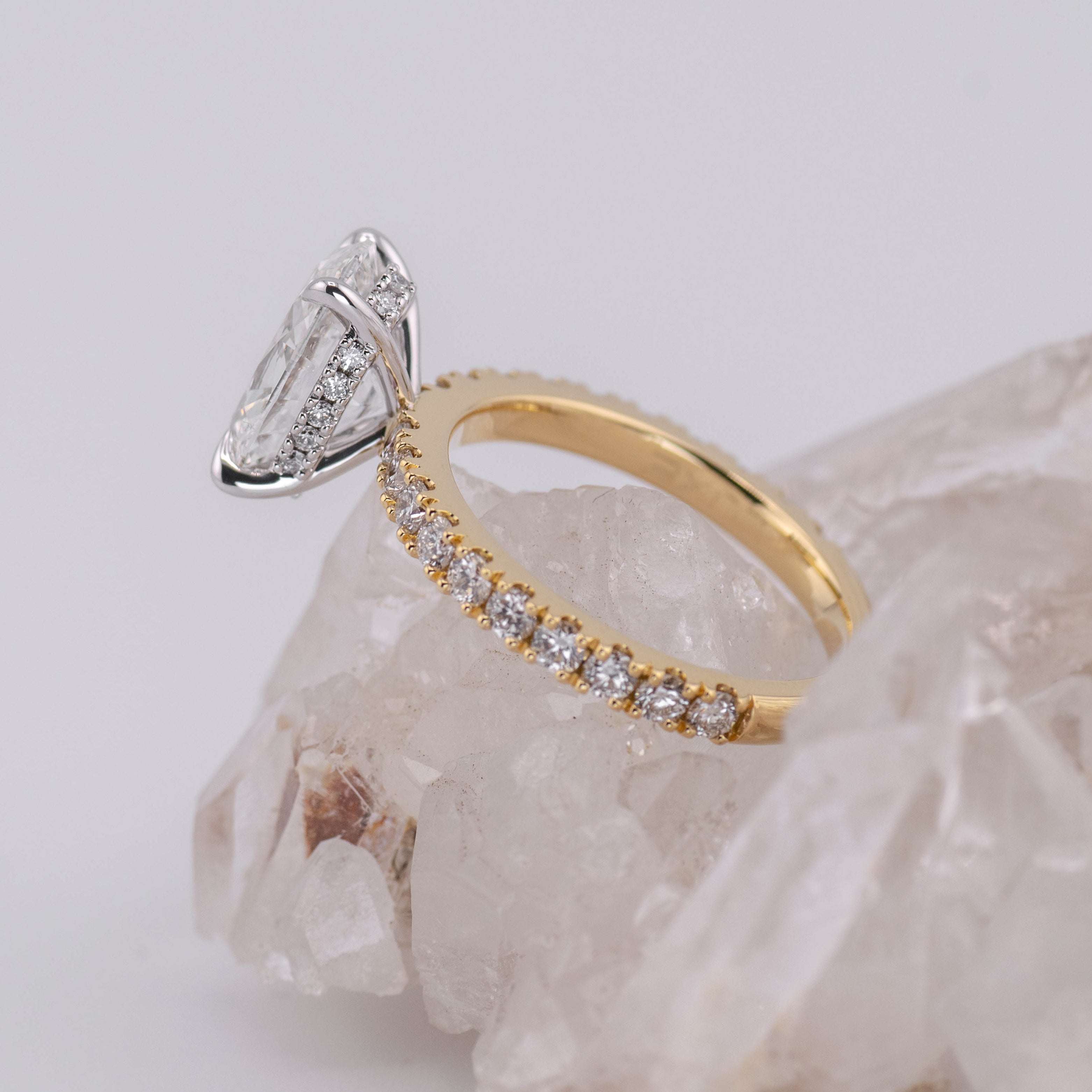 (Ready to Ship Size M) 2.58ct E VVS2 Oval Solitaire with Hidden Halo & 3/4 Pave Band in 2 Tone 18k Gold