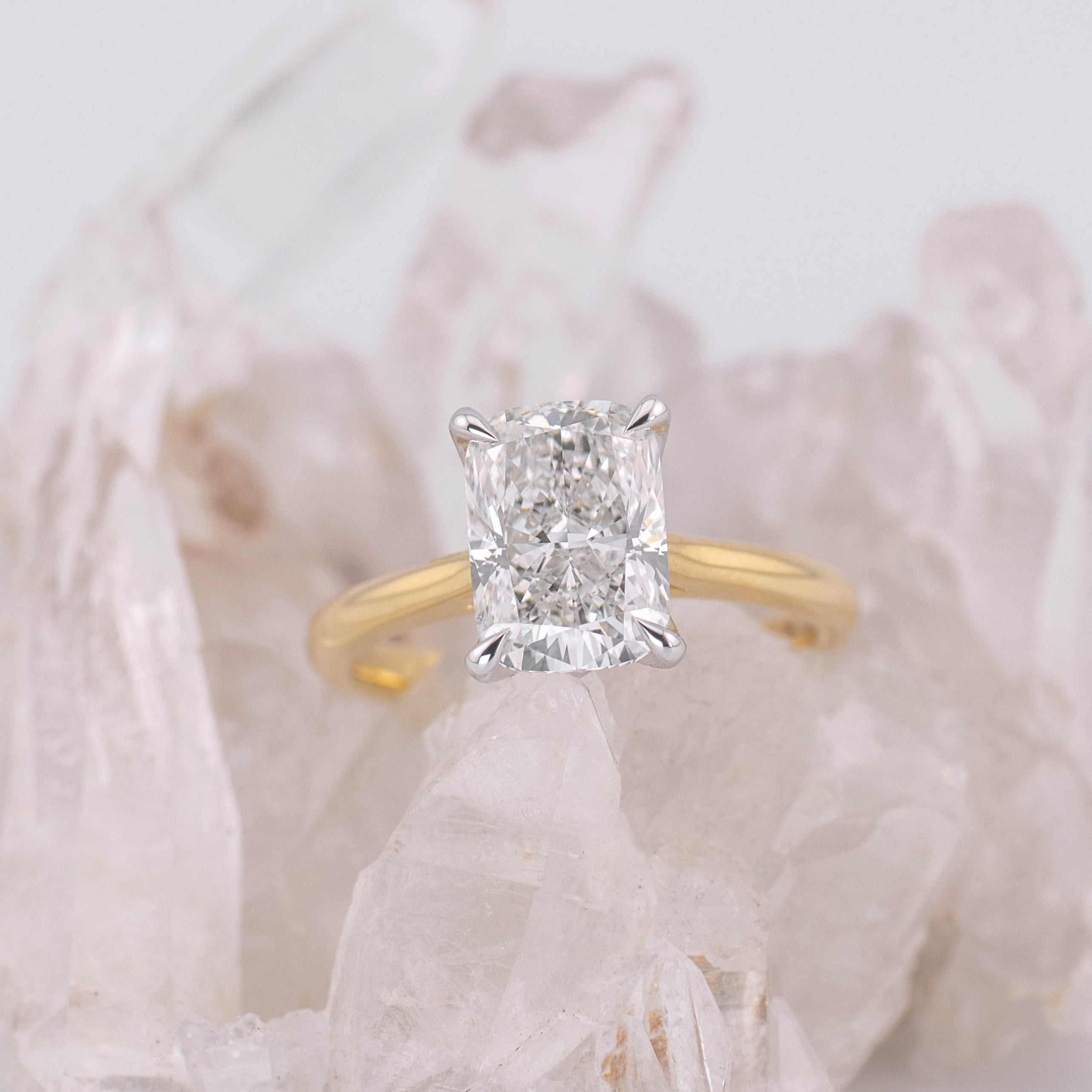 Petal Elongated Cushion – 4 Claw 2ct D VVS2 Solitaire in Platinum