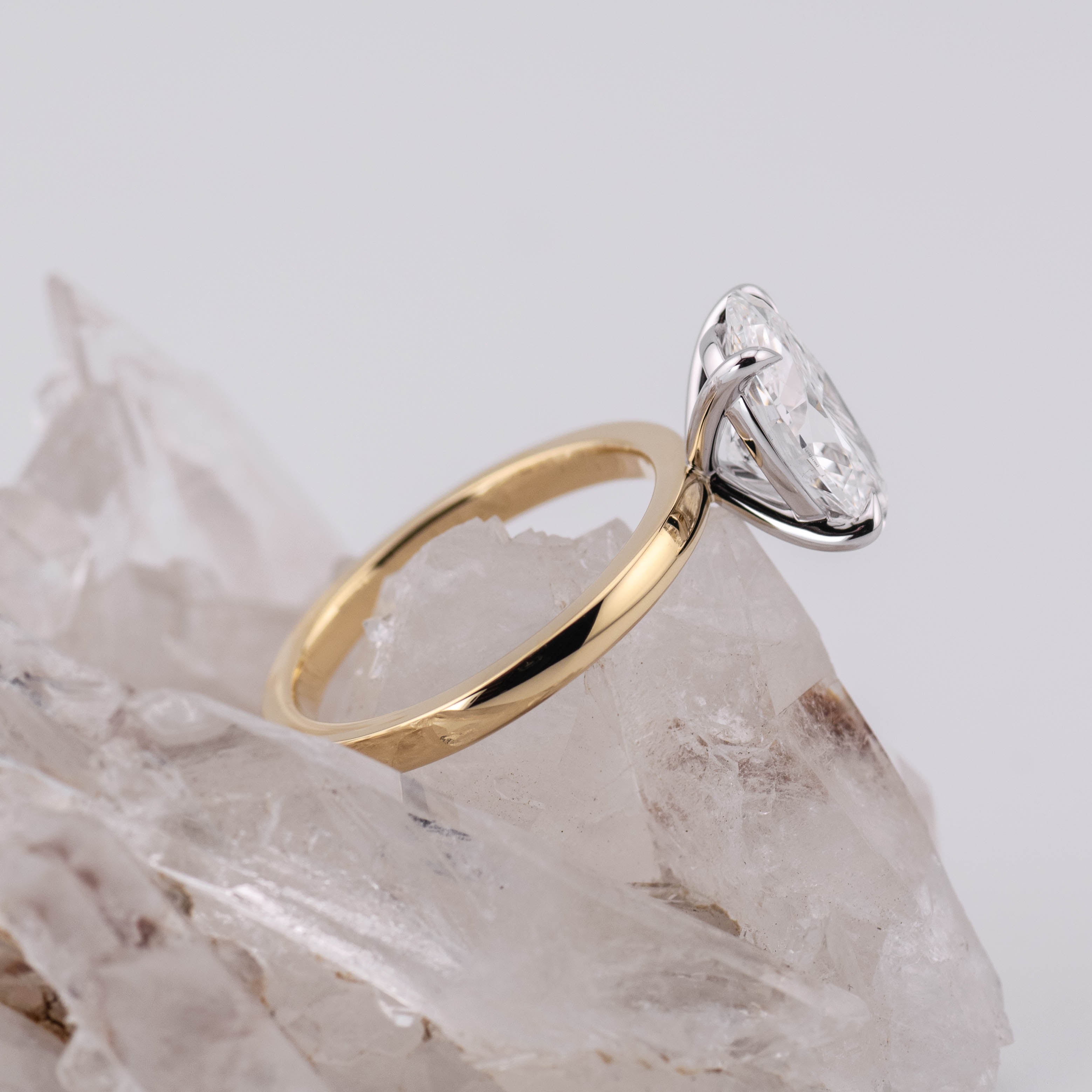 (Ready to Ship Size M) - Kate 2.7 – 4 Claw 2.70ct Oval Solitaire in 2 tone 18k