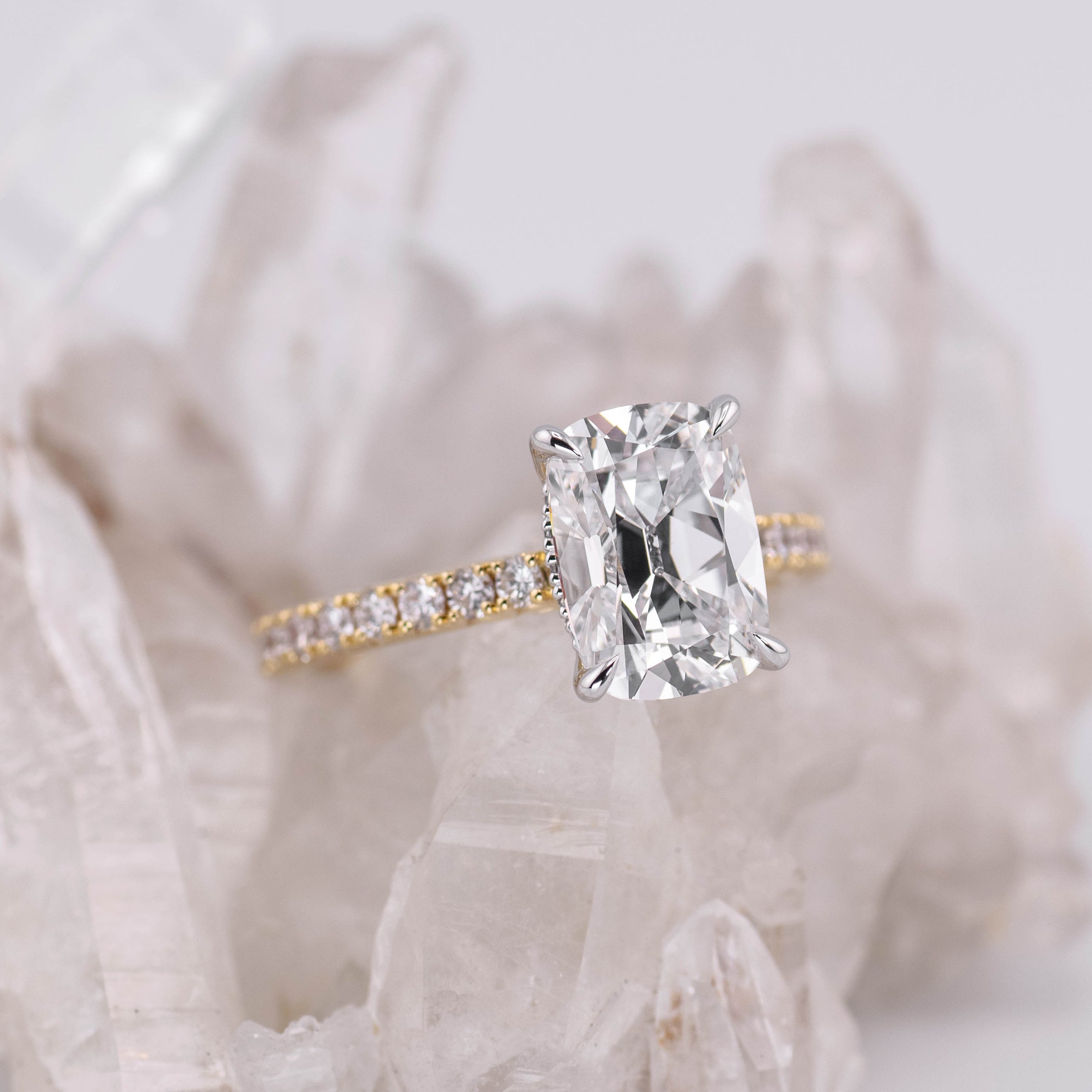(Ready to Ship Size M) - 2.78ct Old Mine E VVS2 Solitaire with Hidden Halo & French Pave Band 18k 2 Tone Gold