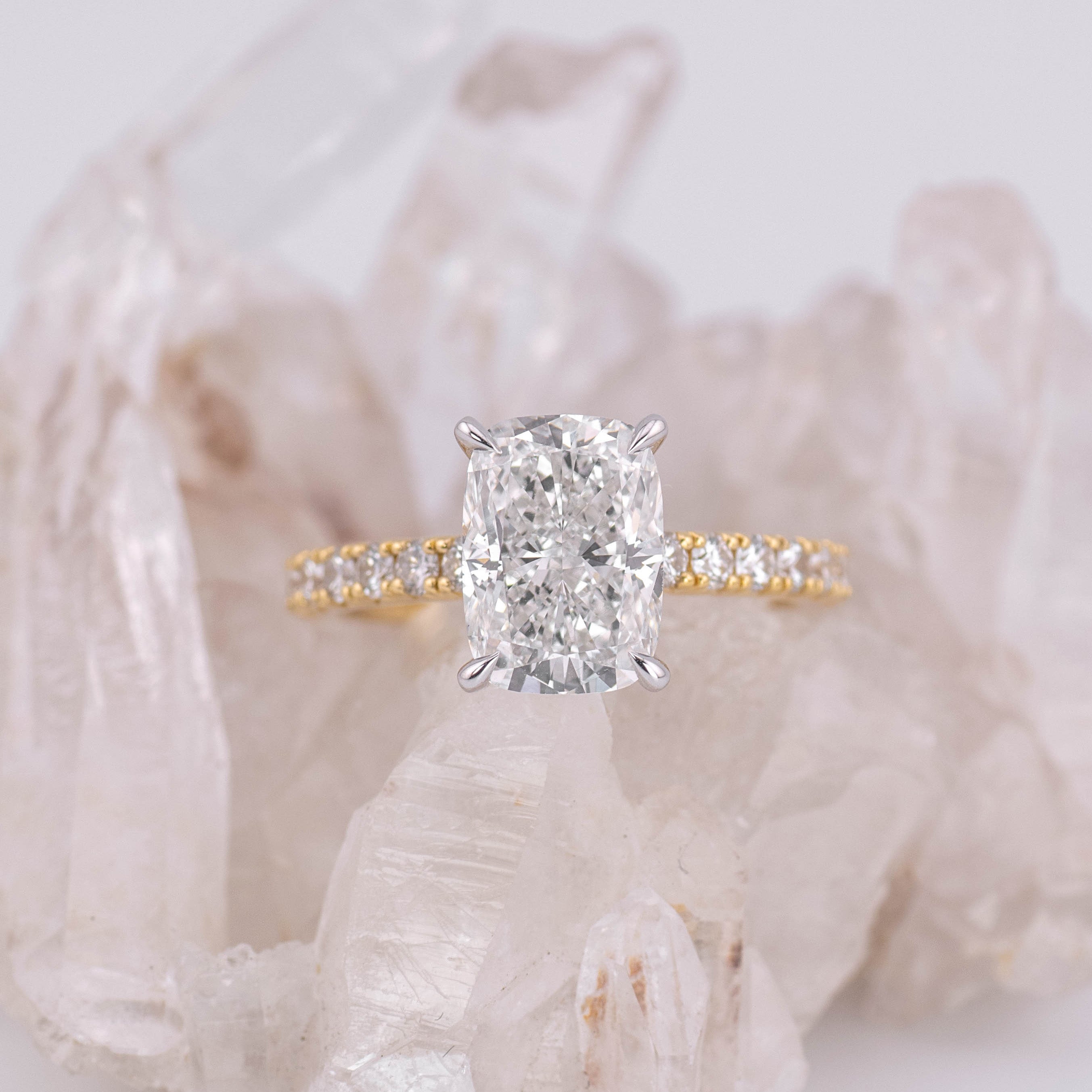 (Ready to Ship Size M) - 2.79ct Elongated Cushion Solitaire with Hidden Halo & French Pave Band 18k 2 Tone Gold