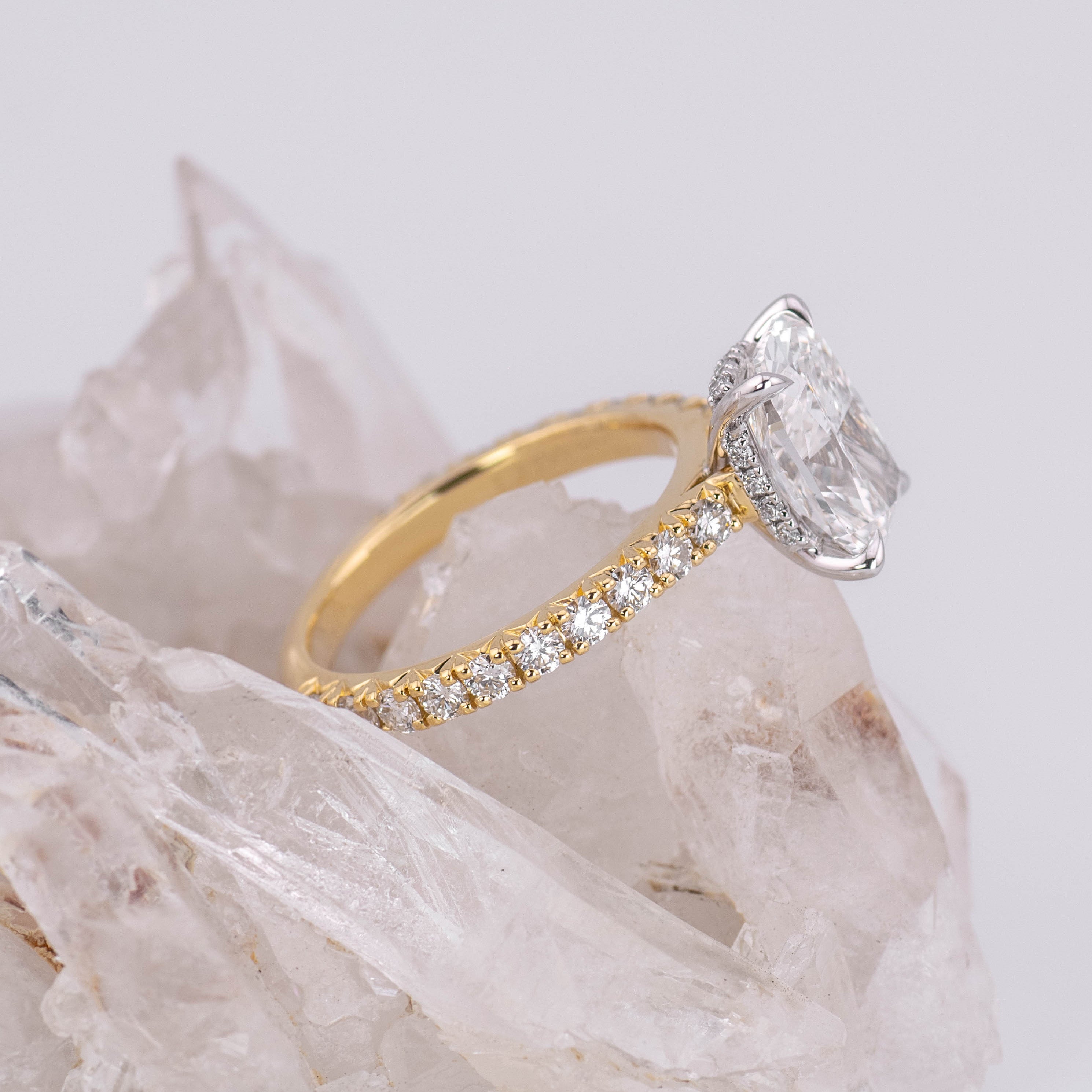 (Ready to Ship Size M) - 2.79ct Elongated Cushion Solitaire with Hidden Halo & French Pave Band 18k 2 Tone Gold