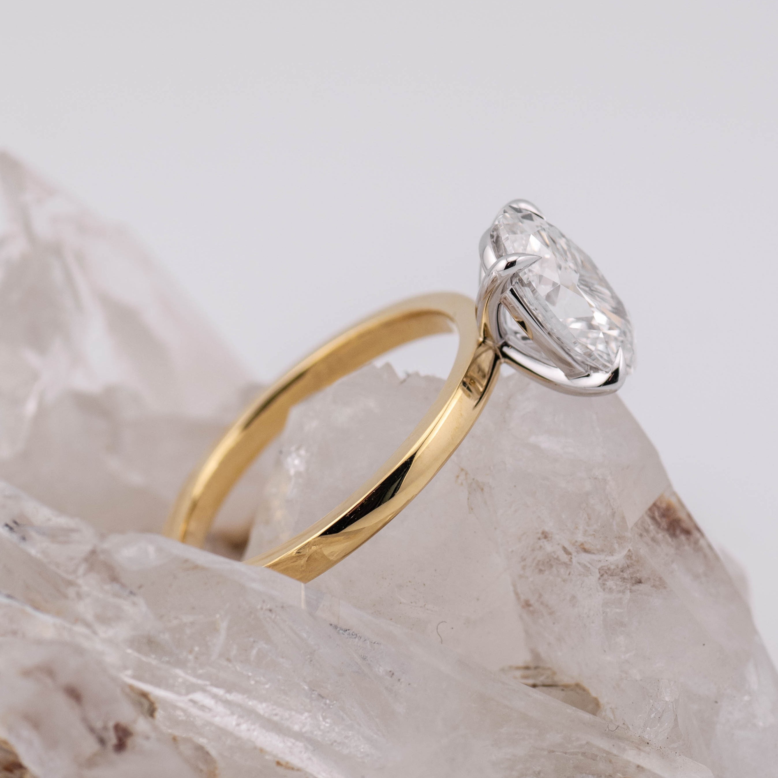 (Ready to Ship Size M) - Kate 2.0 – 4 Claw 2.09ct E VVS2 Oval Solitaire 18k
