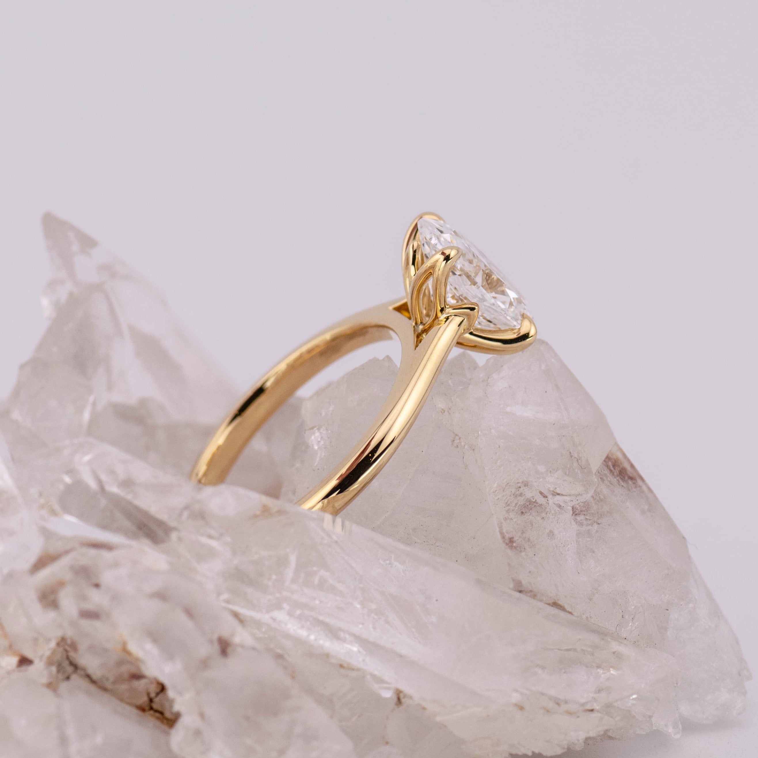(Ready to Ship Size L) - Oval Petal 2.0 – 4 Claw Petal Basket 2ct D VVS2 Oval Solitaire in 18k Yellow Gold