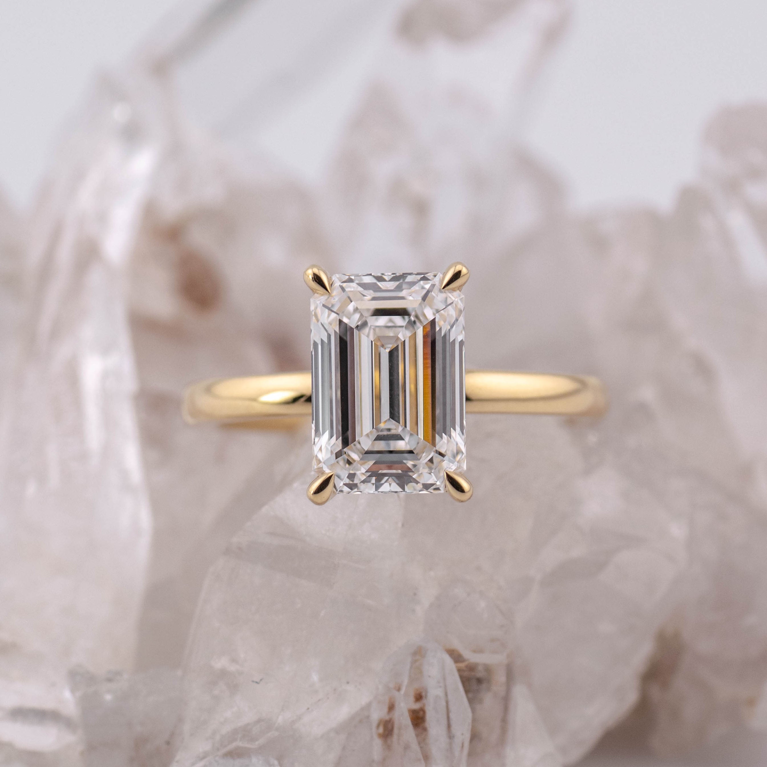 (Ready to Ship Size M) - Emerald Cut Solitaire 3.07t D VVS2 18k Yellow Gold