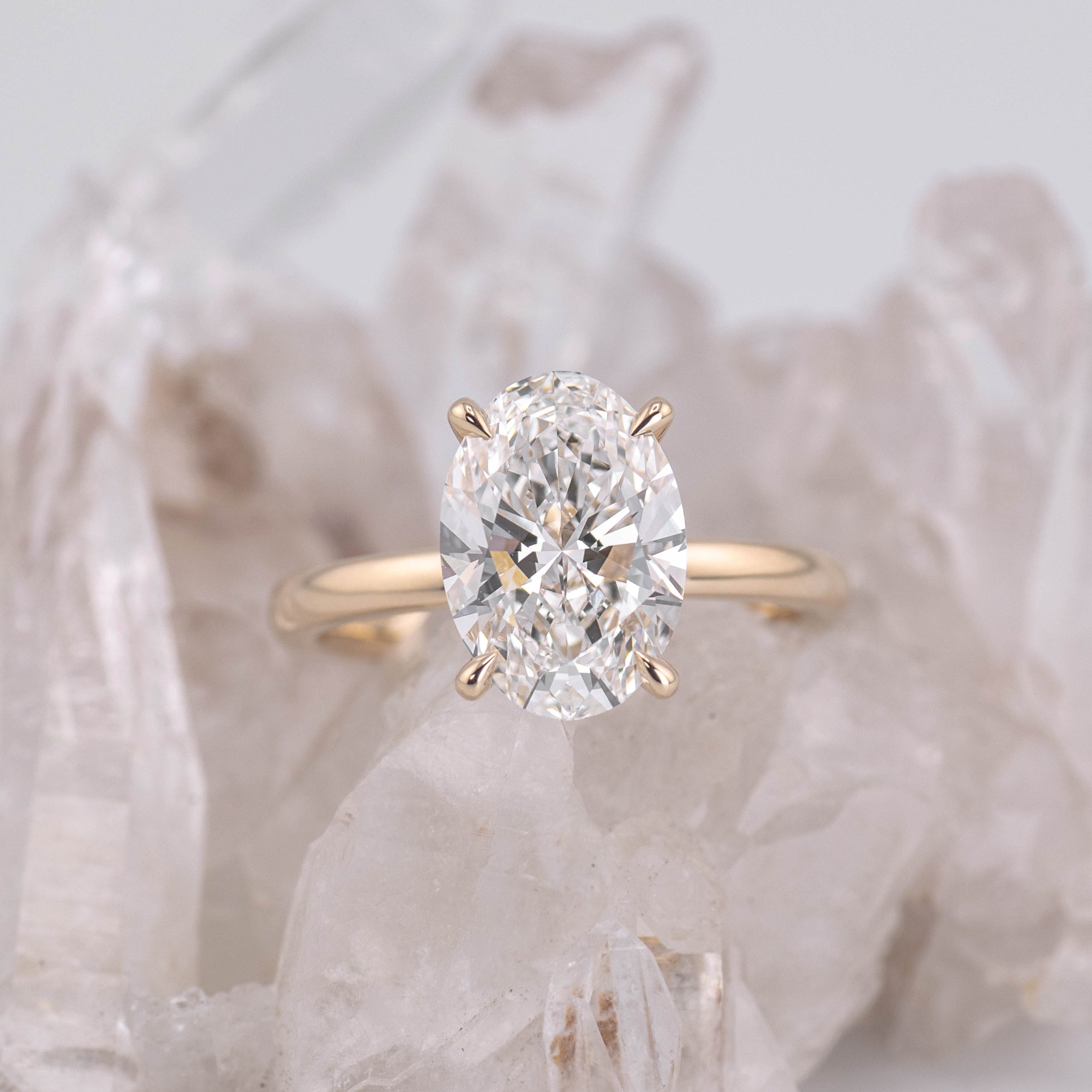 (Ready to Ship Size M) - Kate 3.0 – 4 Claw 3.09ct E VVS2 Oval Solitaire in 9k Yellow Gold
