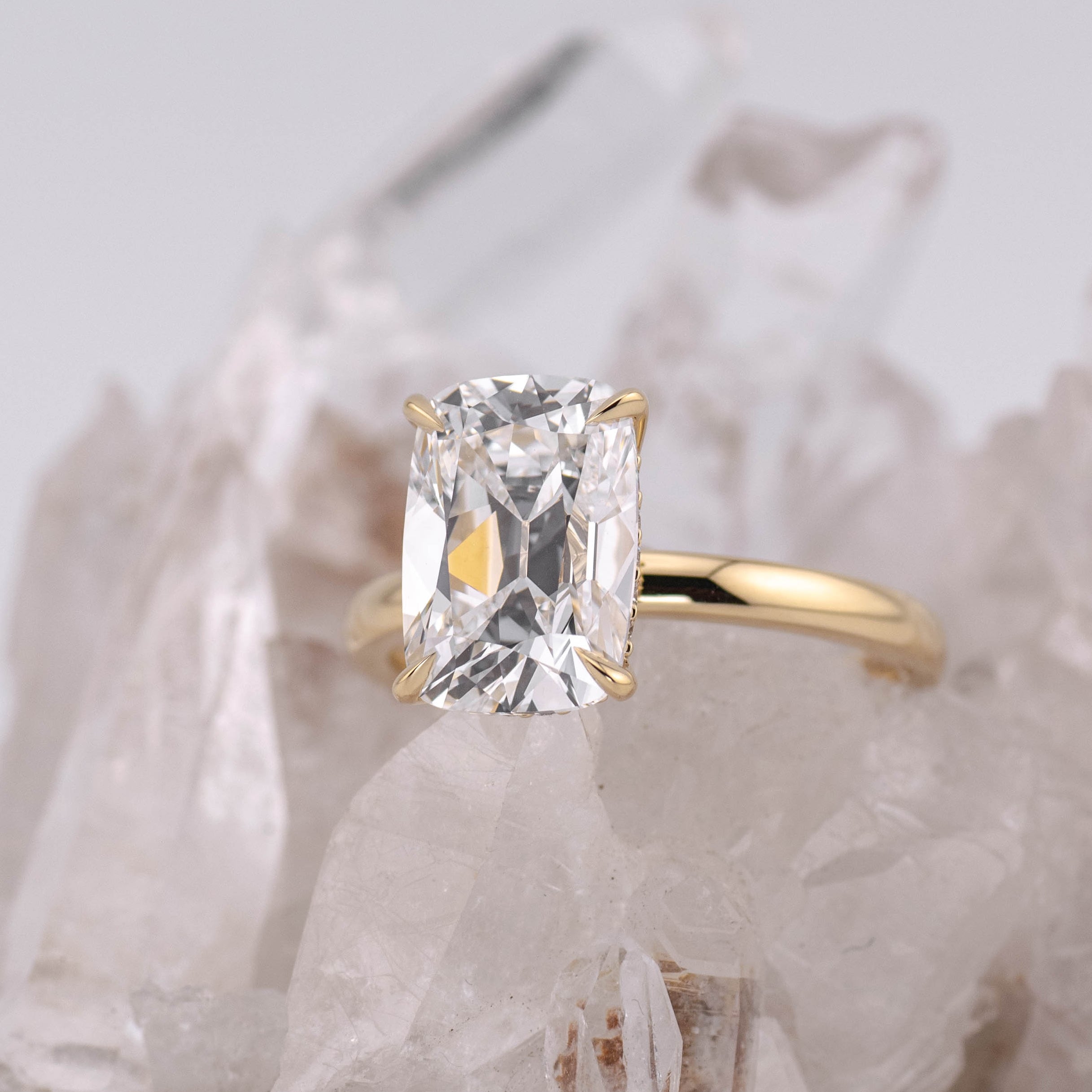 (Ready to Ship Size M) - 3.77ct Old Mine D VVS2 Solitaire with Hidden Halo 18k