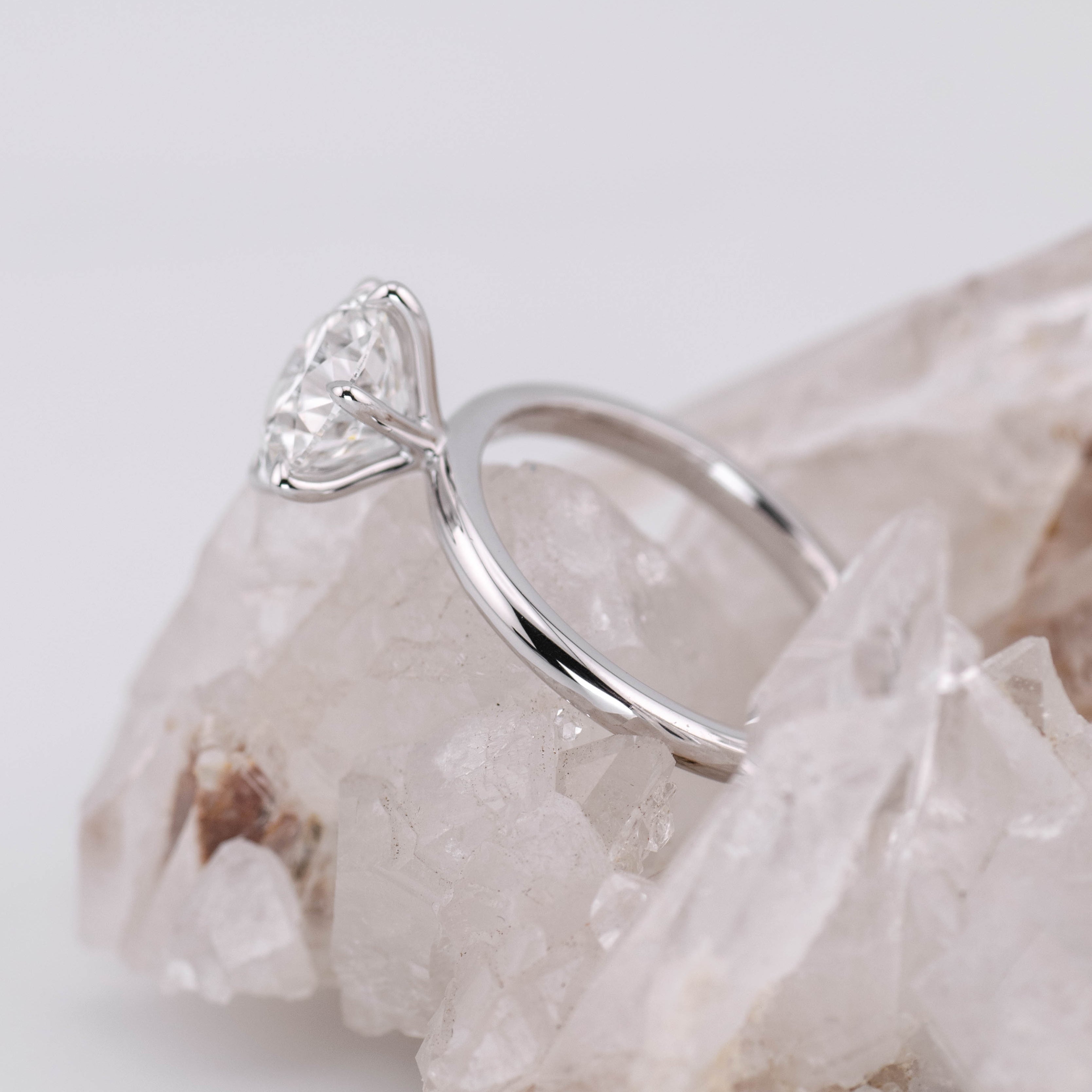 (Ready to Ship Size L) - Billie 2.0 – 6 Claw 2.04ct E VVS2 Round Solitaire 18k White Gold