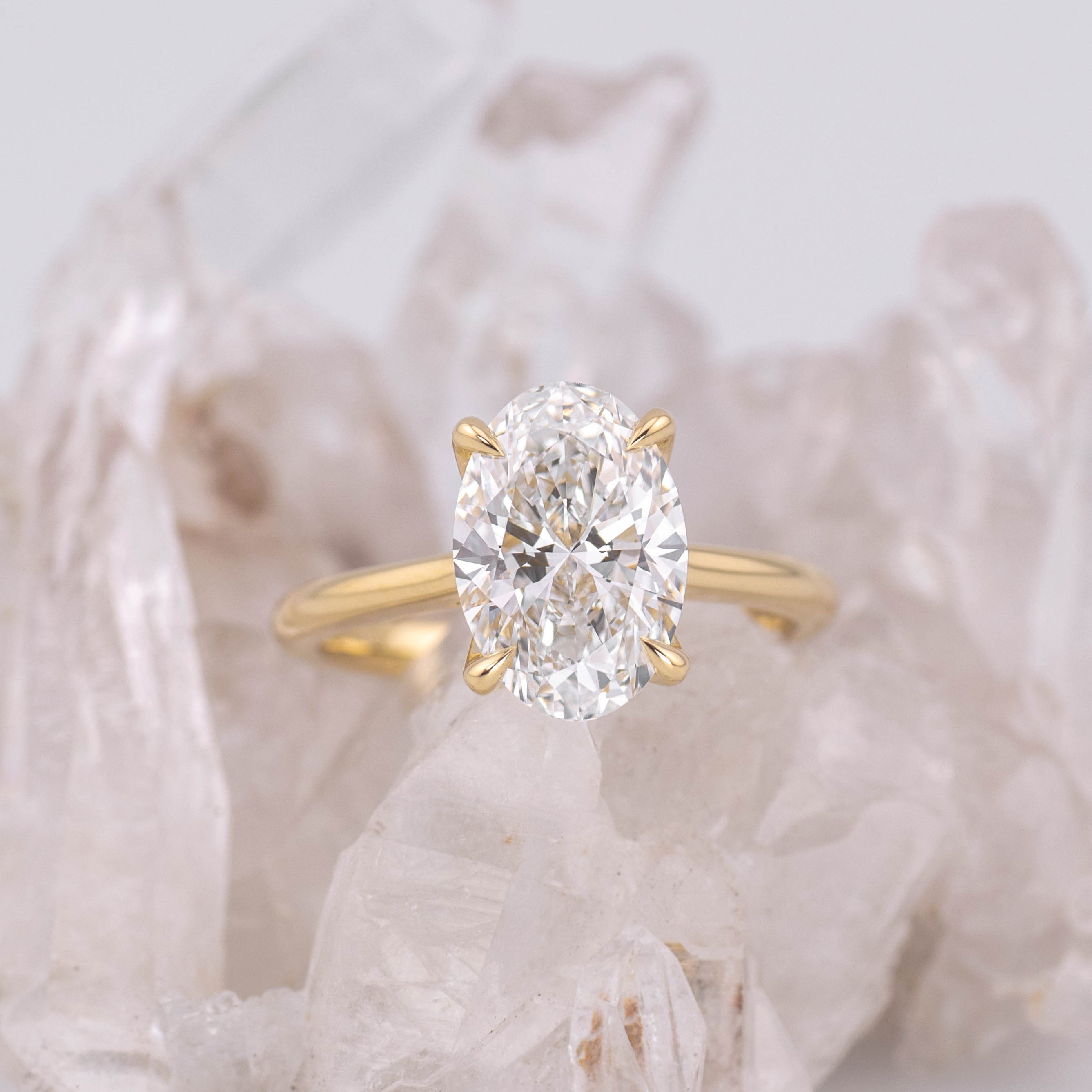 (Ready to Ship Size M) - Oval Petal 3.0 – 4 Claw Petal Basket 3.00ct E VVS2 Oval Solitaire in 18k Yellow Gold