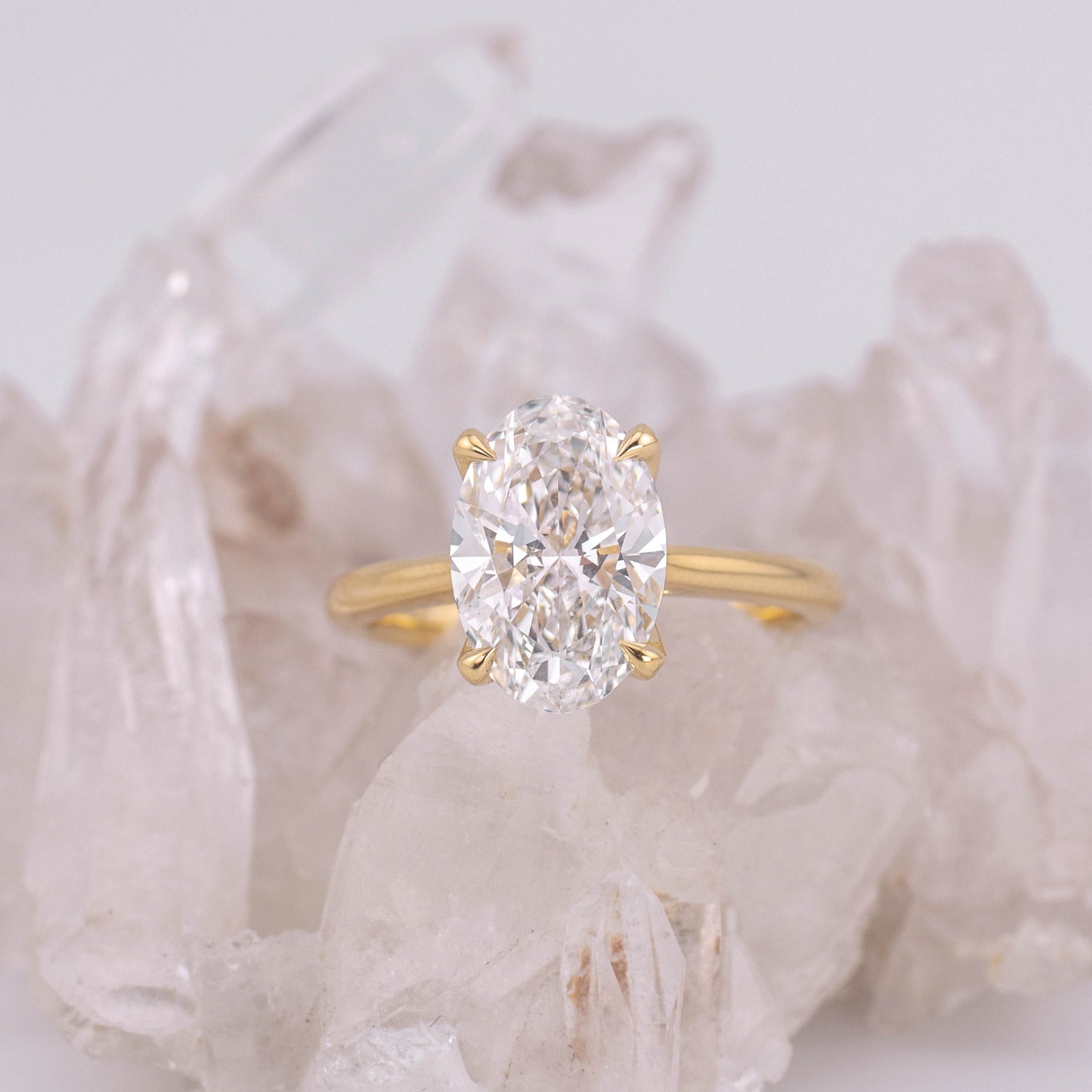 (Ready to Ship Size M) - Oval Petal 3.0 – 4 Claw Petal Basket 3.06ct E VVS2 Oval Solitaire in 18k Yellow Gold