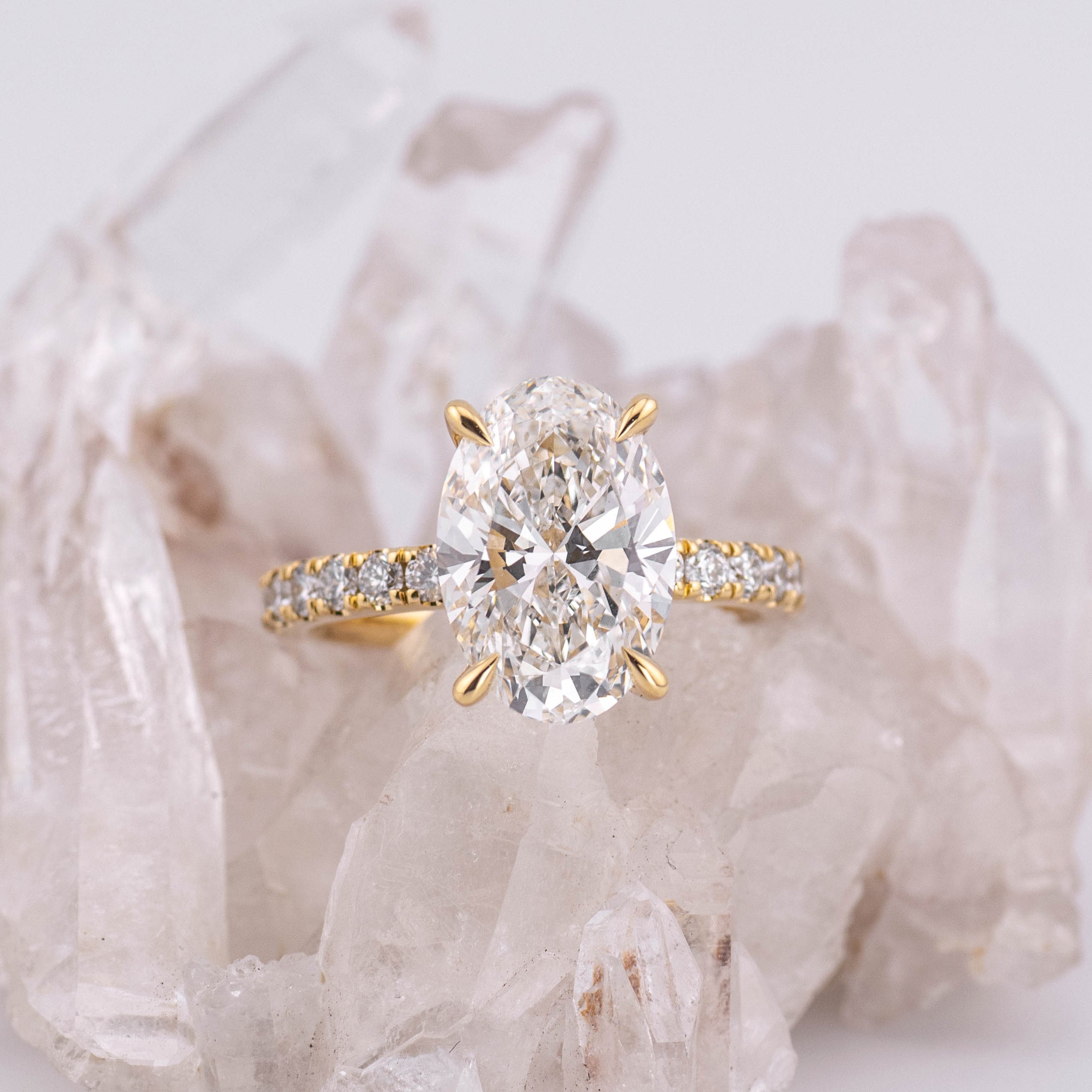 (Ready to Ship Size M) 4.04ct Oval Solitaire with Hidden Halo & Pave Band in 18k Yellow Gold