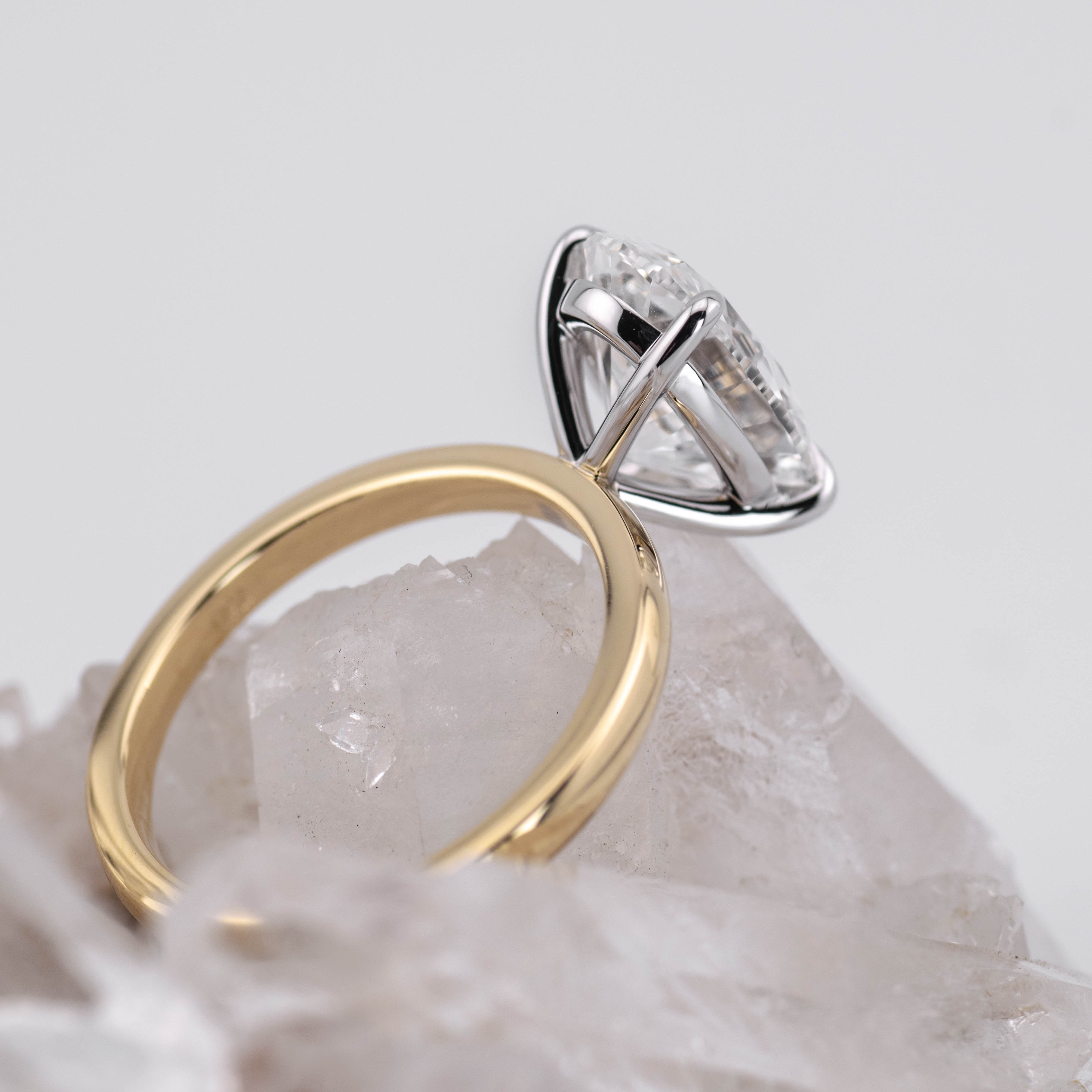 (Ready to Ship Size N) - Oval Solitaire 4.09ct E VVS2 in 18k Yellow and White Gold