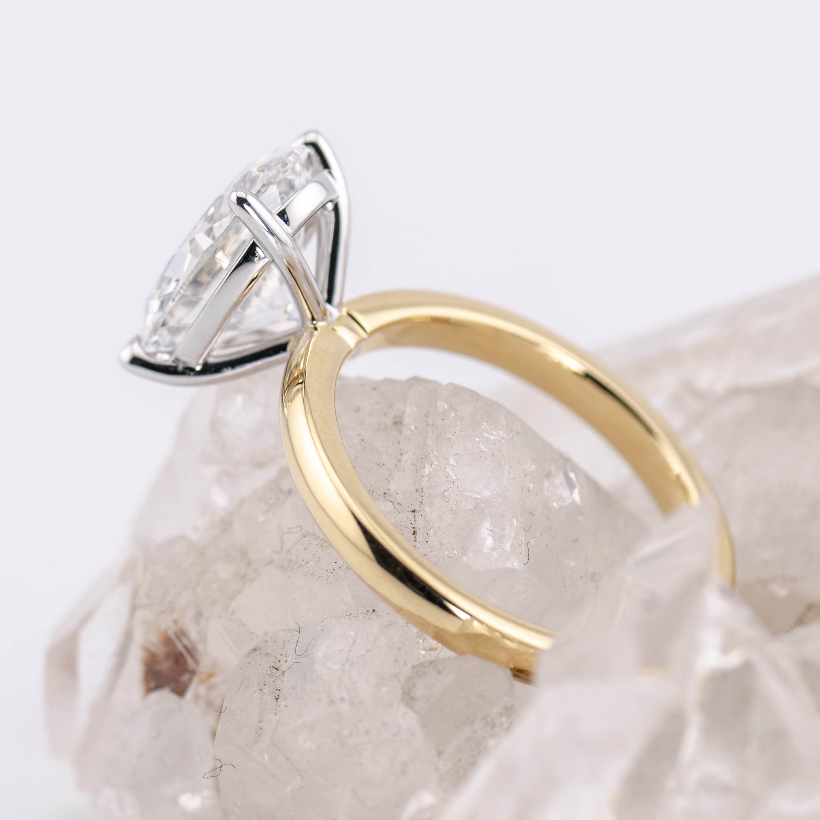 (Ready to Ship Size M) - Oval Solitaire 3.2ct in 18k Two Tone Gold