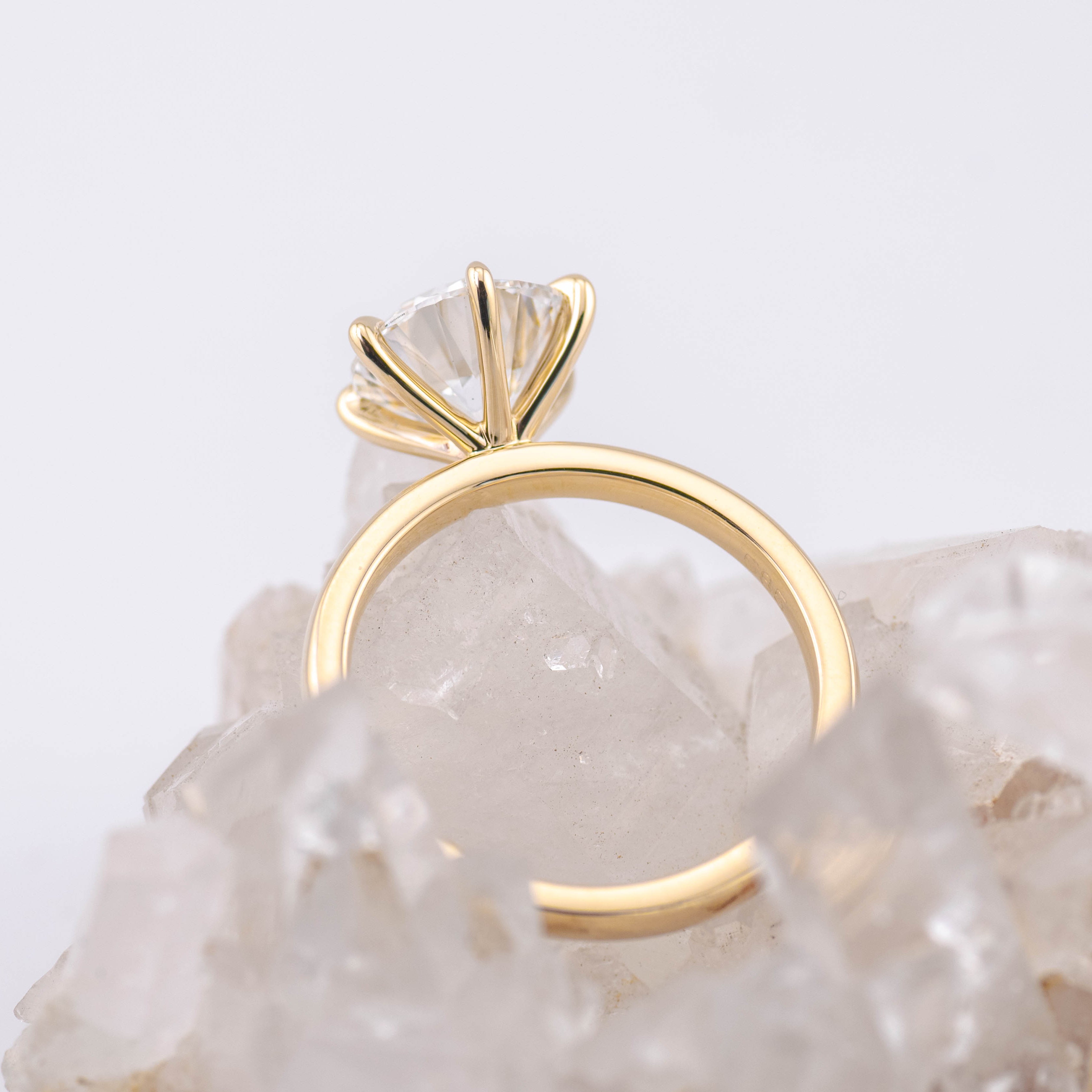 (Ready to Ship Size N) - Billie 2.5 – 6 Claw 2.58ct Round Solitaire