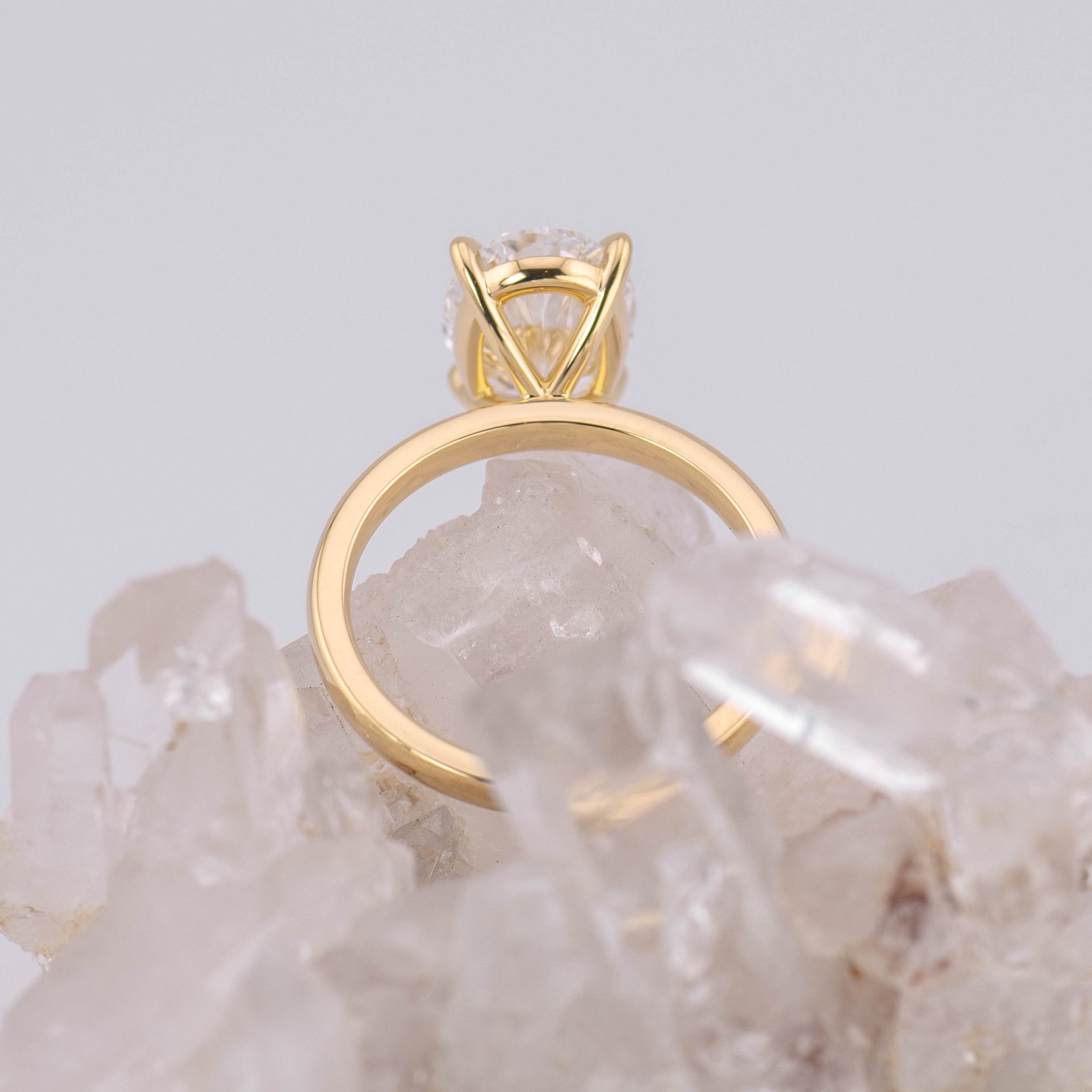 (Ready to Ship Size M) - Kate 3.0 – 4 Claw 3.03ct D VVS2 Oval Solitaire in 18k Yellow Gold