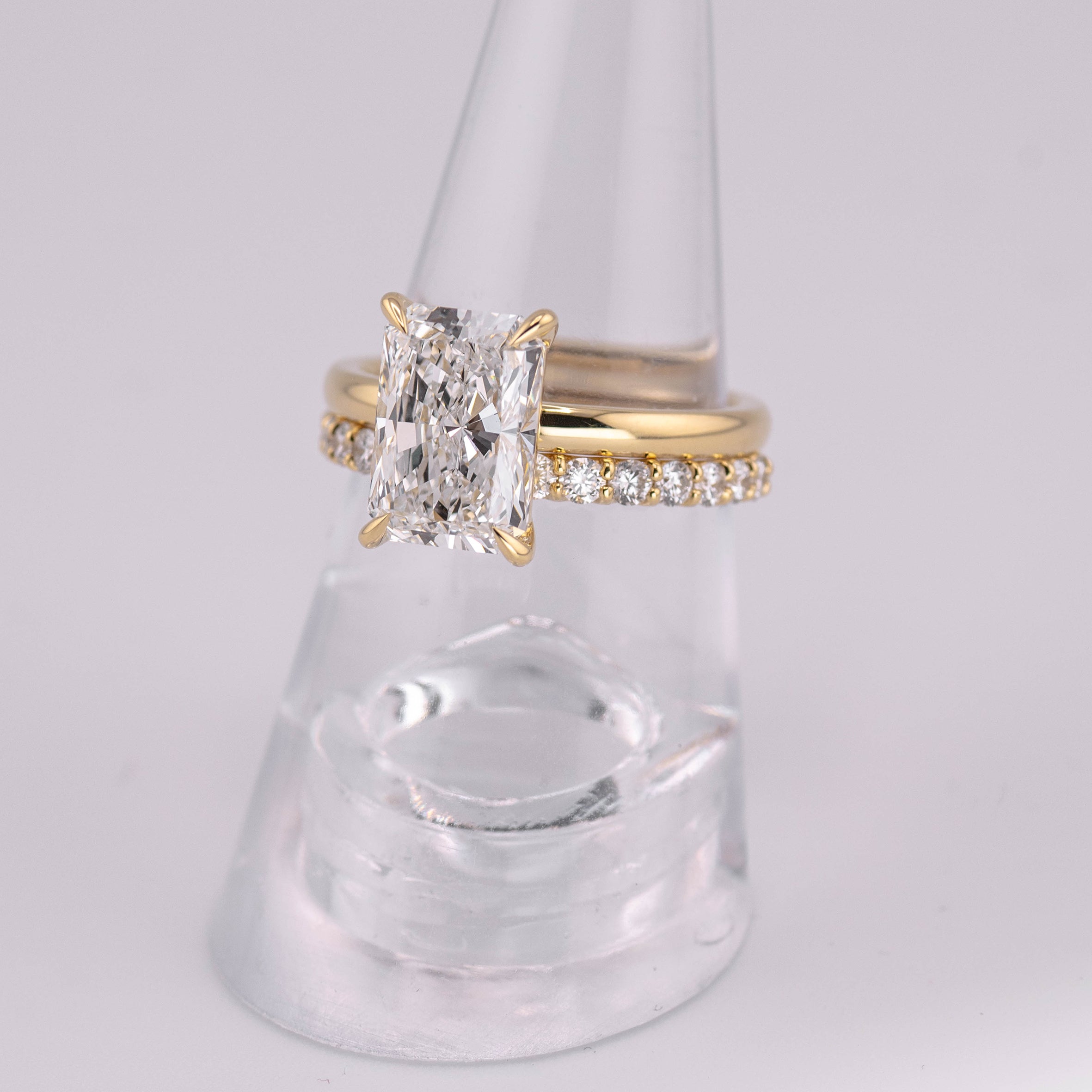 (Ready to Ship M) Madison 2mm 1/2 Band Oval Wedding/Eternity Ring 18k Yellow Gold