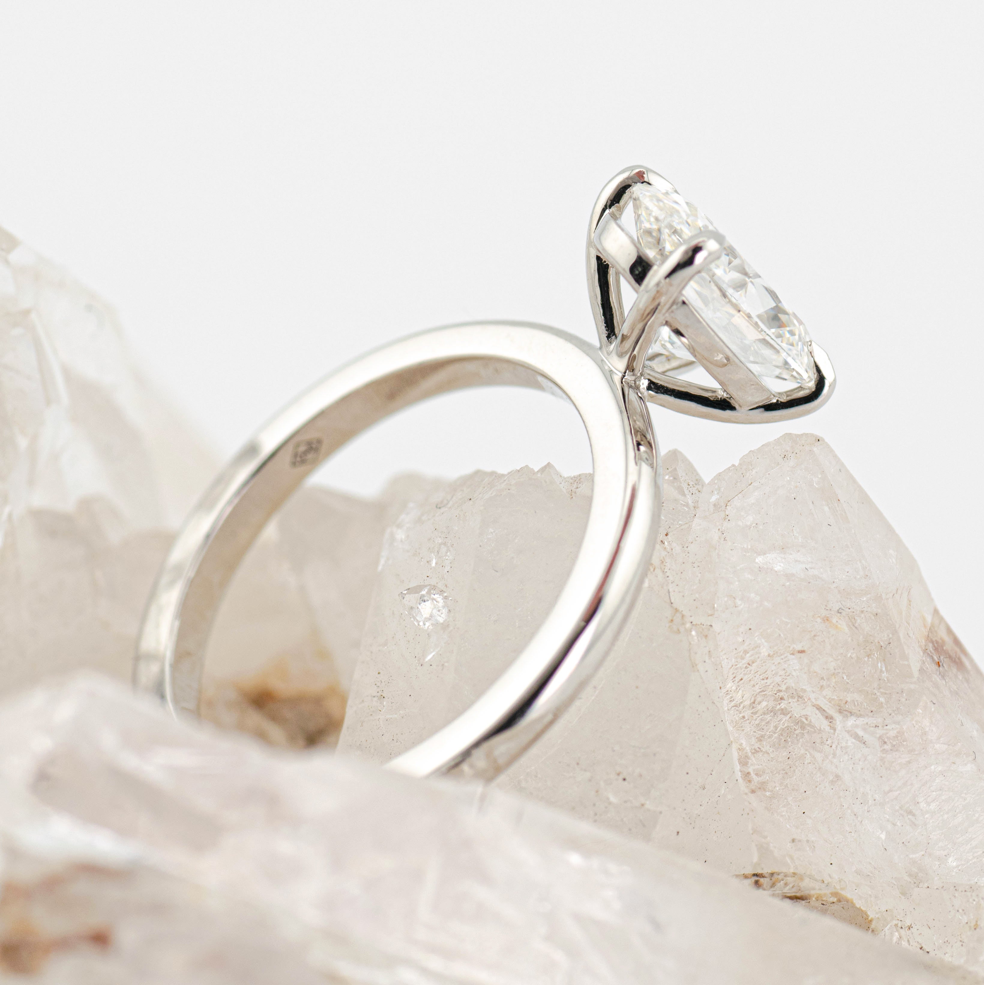 Kate 3.0 – 4 Claw 3ct Oval Solitaire (Made to Order) E Colour VS1