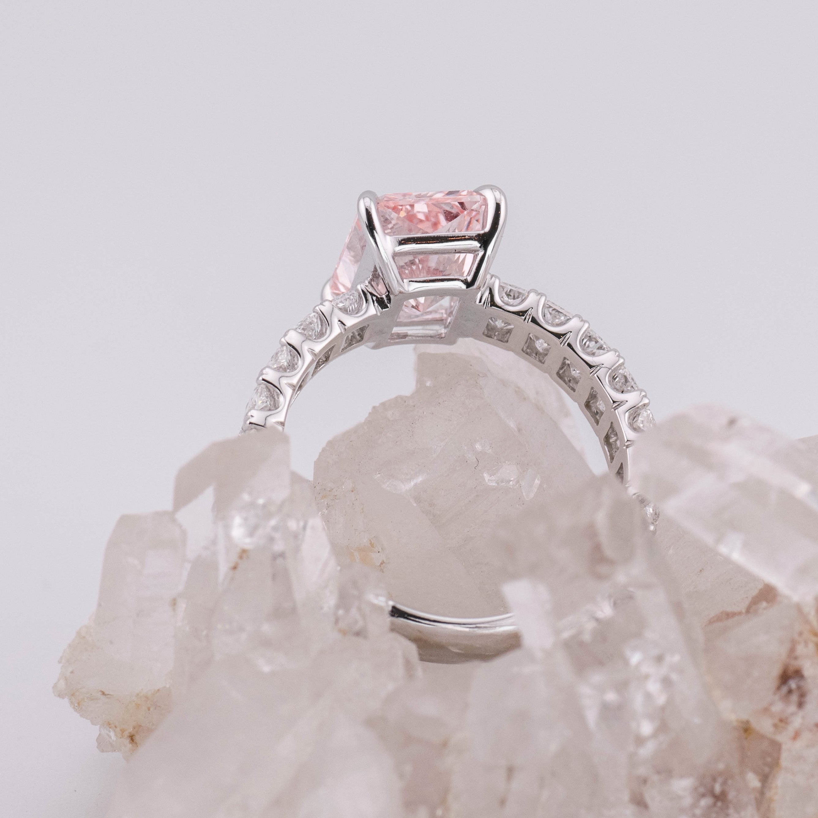 (Ready to Ship Size Q 1/2) Custom 4.01ct Fancy Vivid Pink Lab Diamond Ring in 9k White Gold
