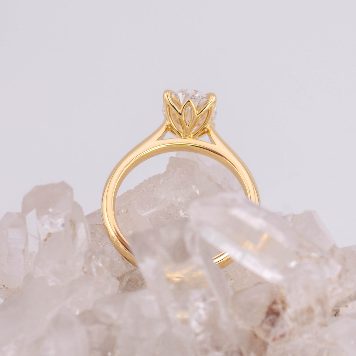 (Ready to Ship Size M) - Oval Petal 2.0 – 4 Claw Petal Basket 2.02ct D VVS2 Oval Solitaire in 18k Yellow Gold