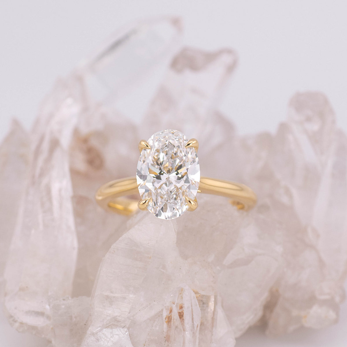 (Ready to Ship Size M) - Oval Petal 2.5 – 4 Claw Petal Basket 2.56ct D VVS2 Oval Solitaire in 18k Yellow Gold