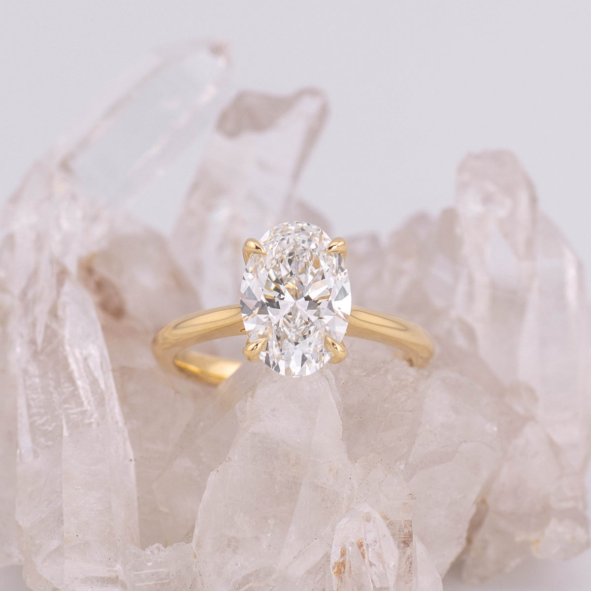(Ready to Ship Size M) - Oval Petal 2.5 – 4 Claw Petal Basket 2.56ct D VVS2 Oval Solitaire in 18k Yellow Gold