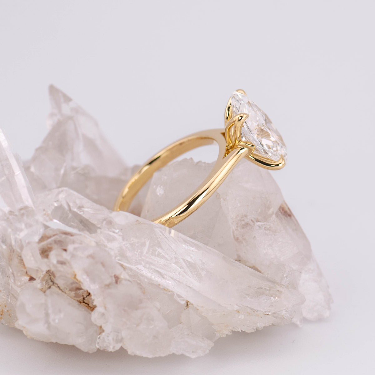 (Ready to Ship Size N) - Oval Petal 4.0 – 4 Claw Petal Basket 4.21ct E VVS2 Oval Solitaire in 18k Yellow Gold