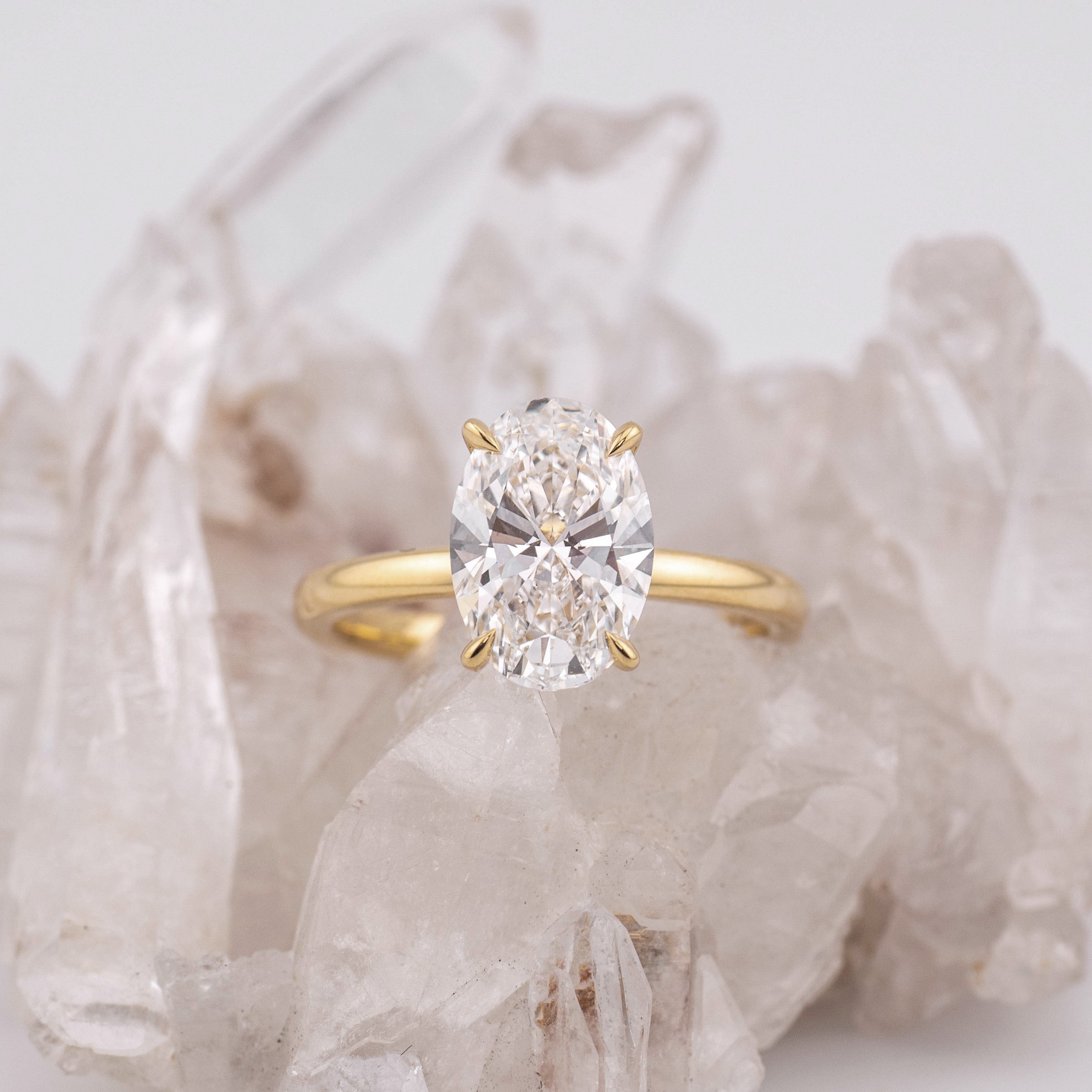 (Ready to Ship Size M) - Kate 2.5 – 4 Claw 2.55ct E VVS2 Oval Solitaire in 18k Yellow Gold