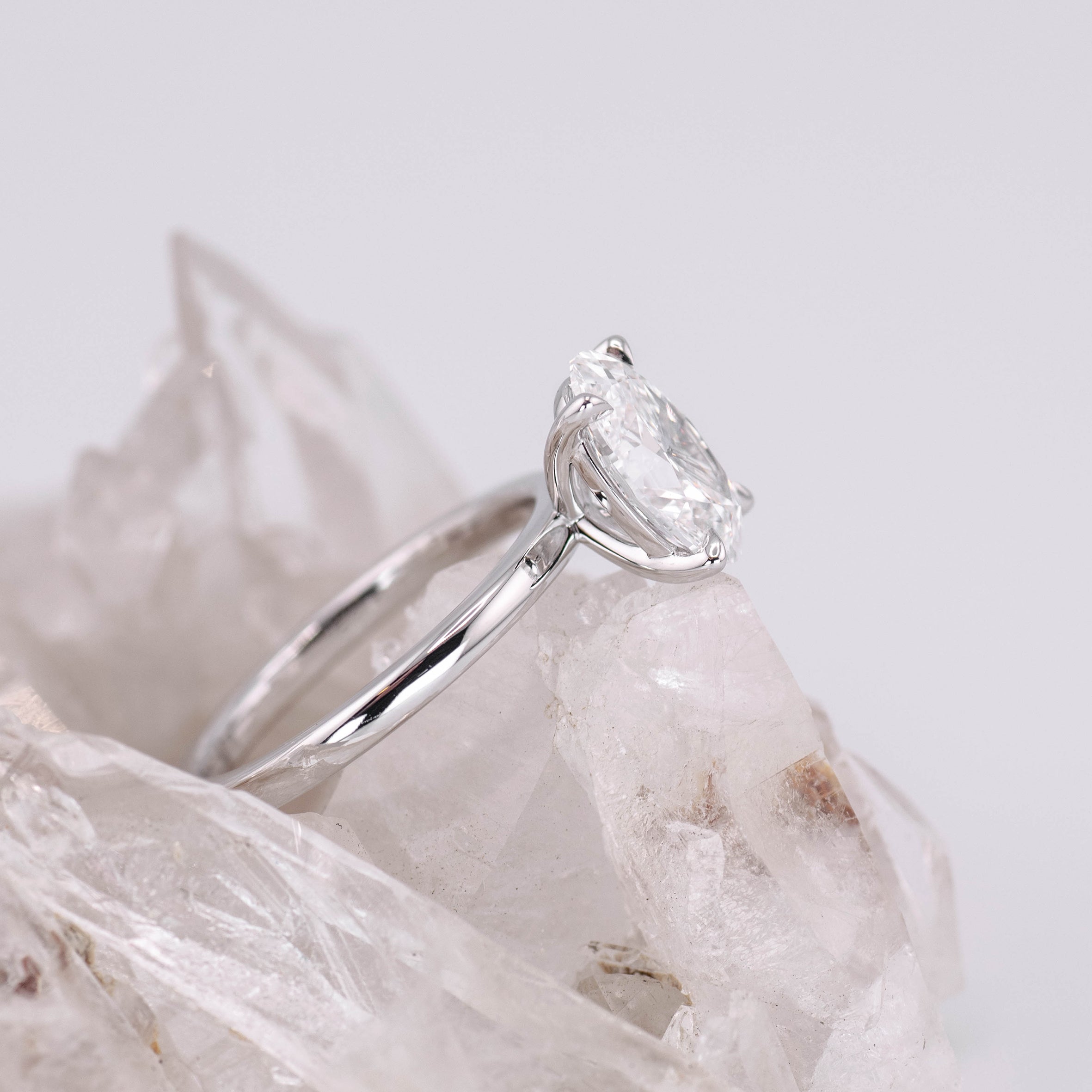 (Ready to Ship Size M) - Kate 2.0 – 4 Claw 2.02ct D VVS2 Oval Solitaire in 18k White Gold