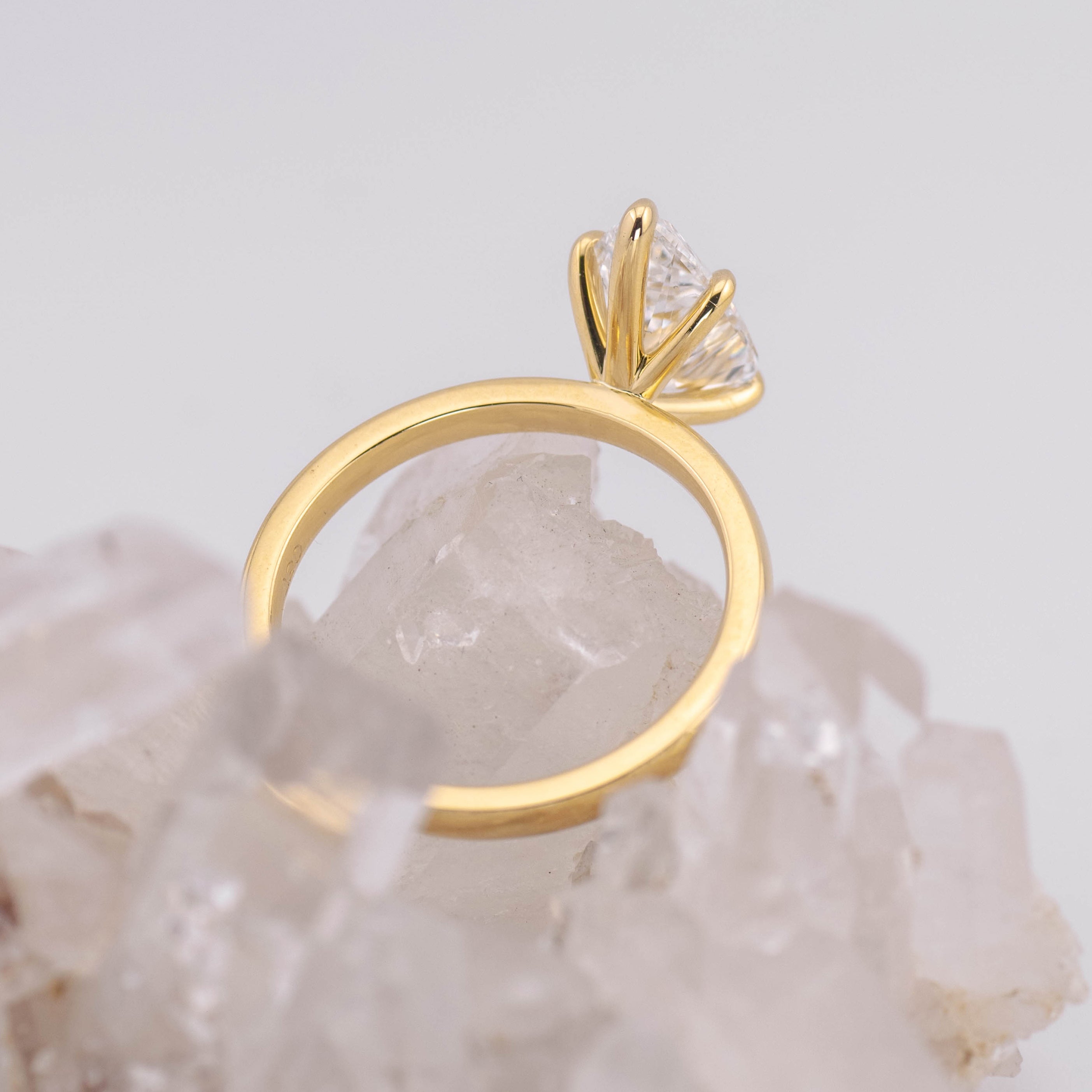 (Ready to Ship Size M) - Poppy 2.0 – 5 Claw 2ct Pear Solitaire 18k Yellow Gold