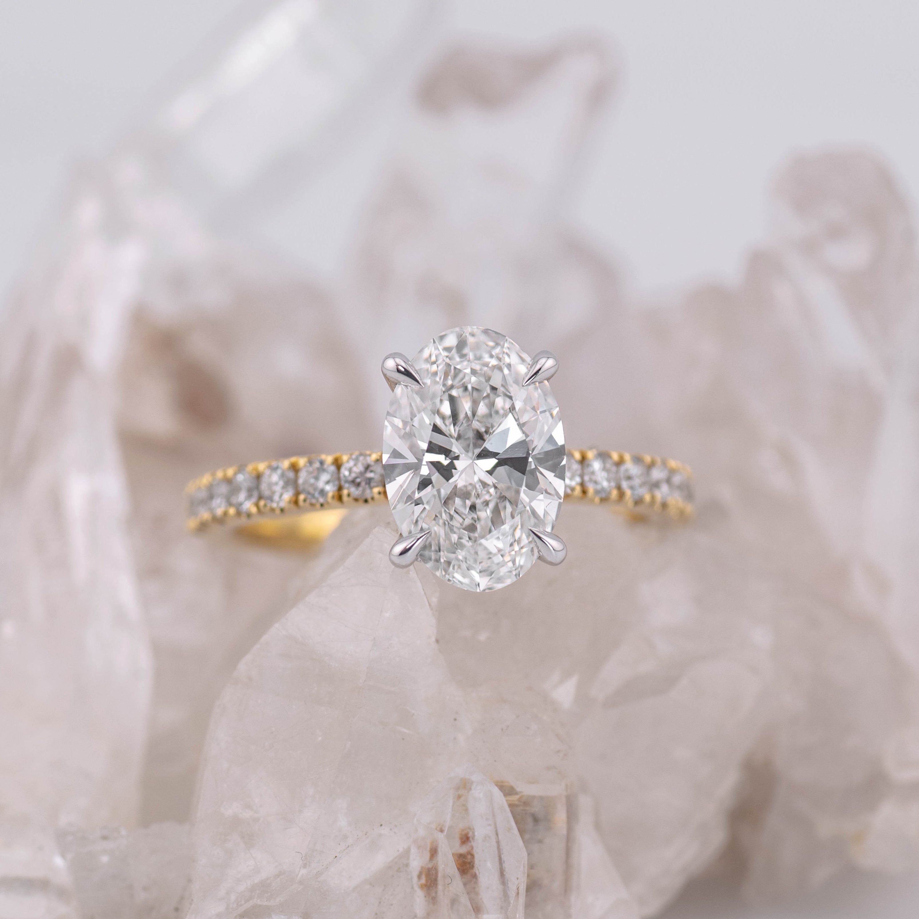 (READY TO SHIP SIZE M) 2.01CT E VVS2 OVAL SOLITAIRE WITH HIDDEN HALO & PAVE BAND in 2 TONE 18K GOLD