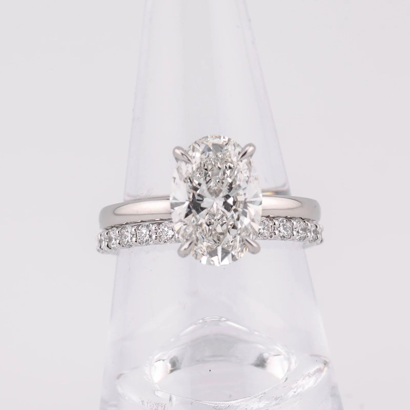 (Ready to Ship M) Madison 2mm 1/2 Band Wedding/Eternity Ring 18k White Gold