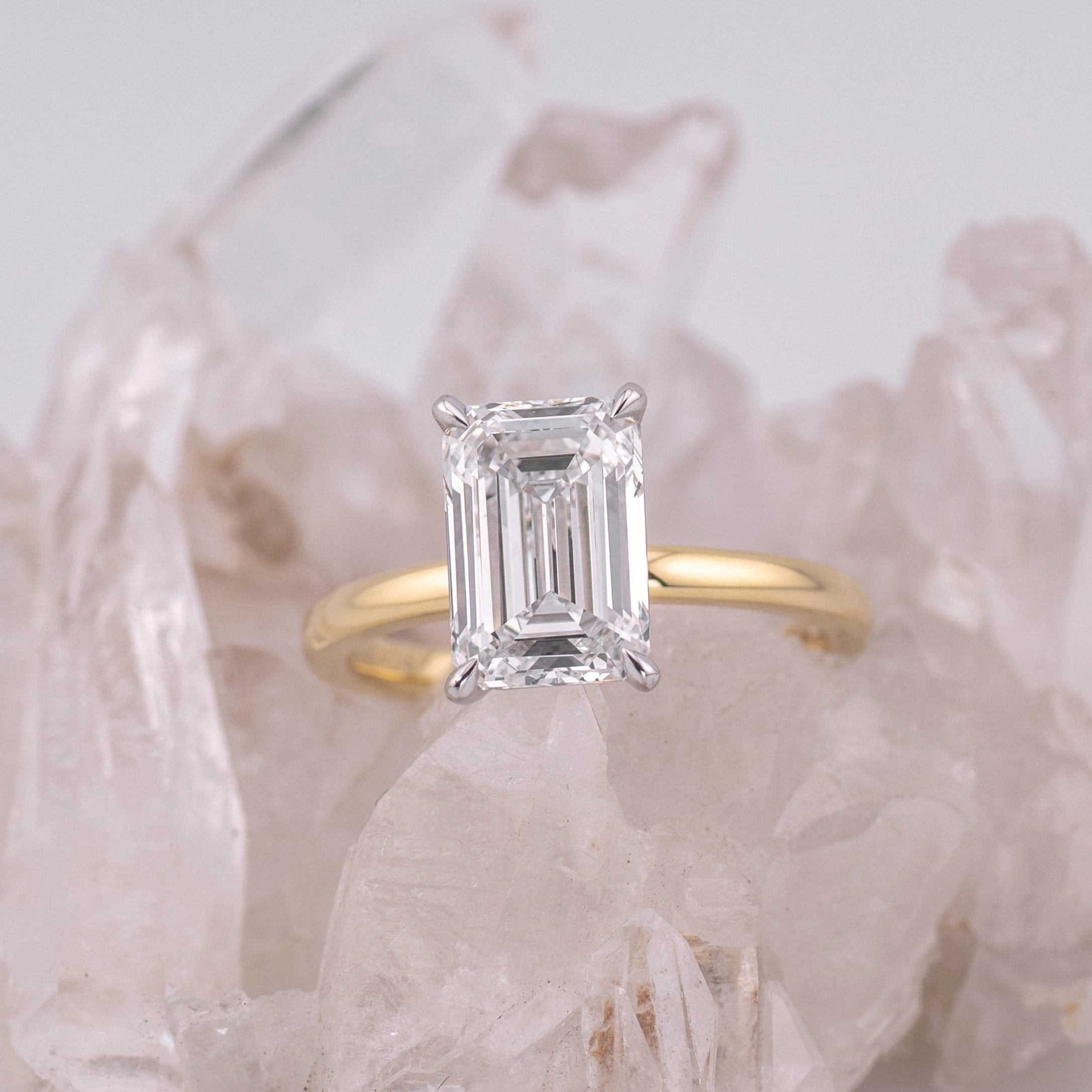 (Ready to Ship Size M) - Emerald Cut Solitaire 3.07ct D VVS2 18k Yellow Gold