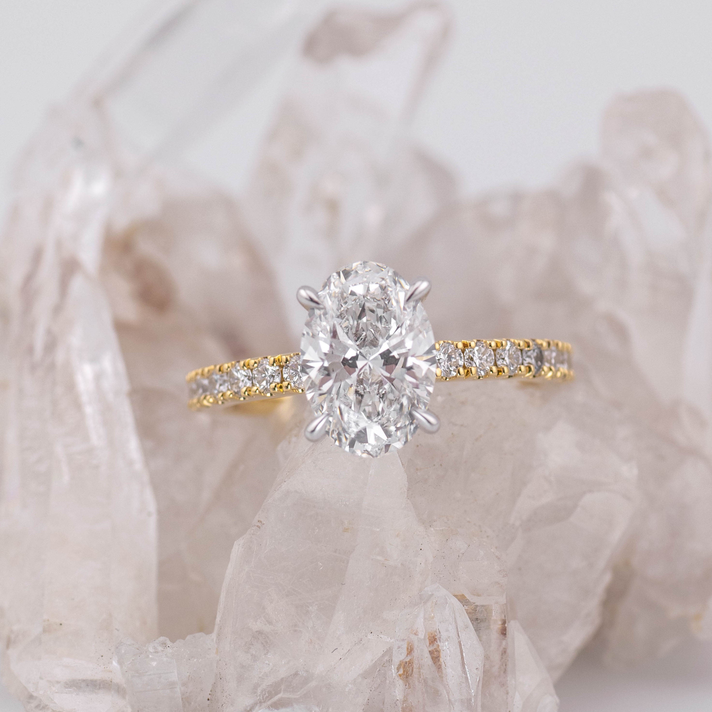 (READY TO SHIP SIZE M) 2.00CT D VVS2 OVAL SOLITAIRE WITH HIDDEN HALO & PAVE BAND in 2 Tone 18K Gold