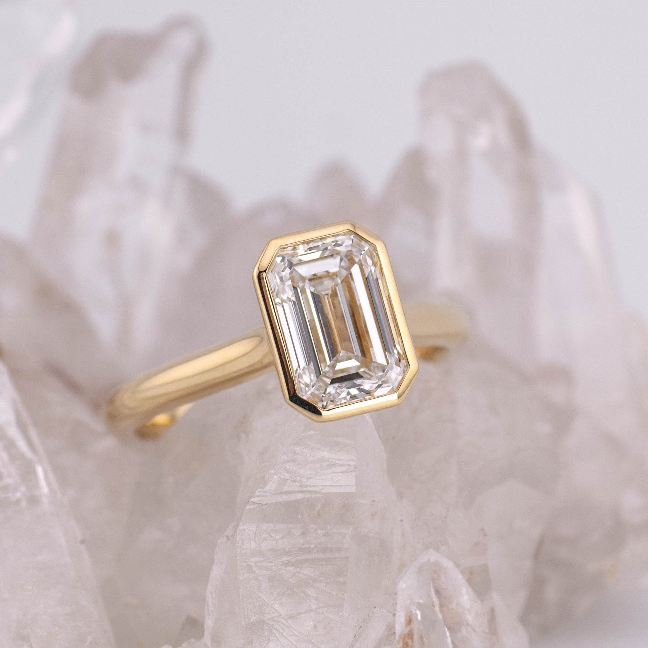 (Ready to Ship Size M) -Bezel Emerald Solitaire 2.01ct D VVS2 in 18k Yellow Gold