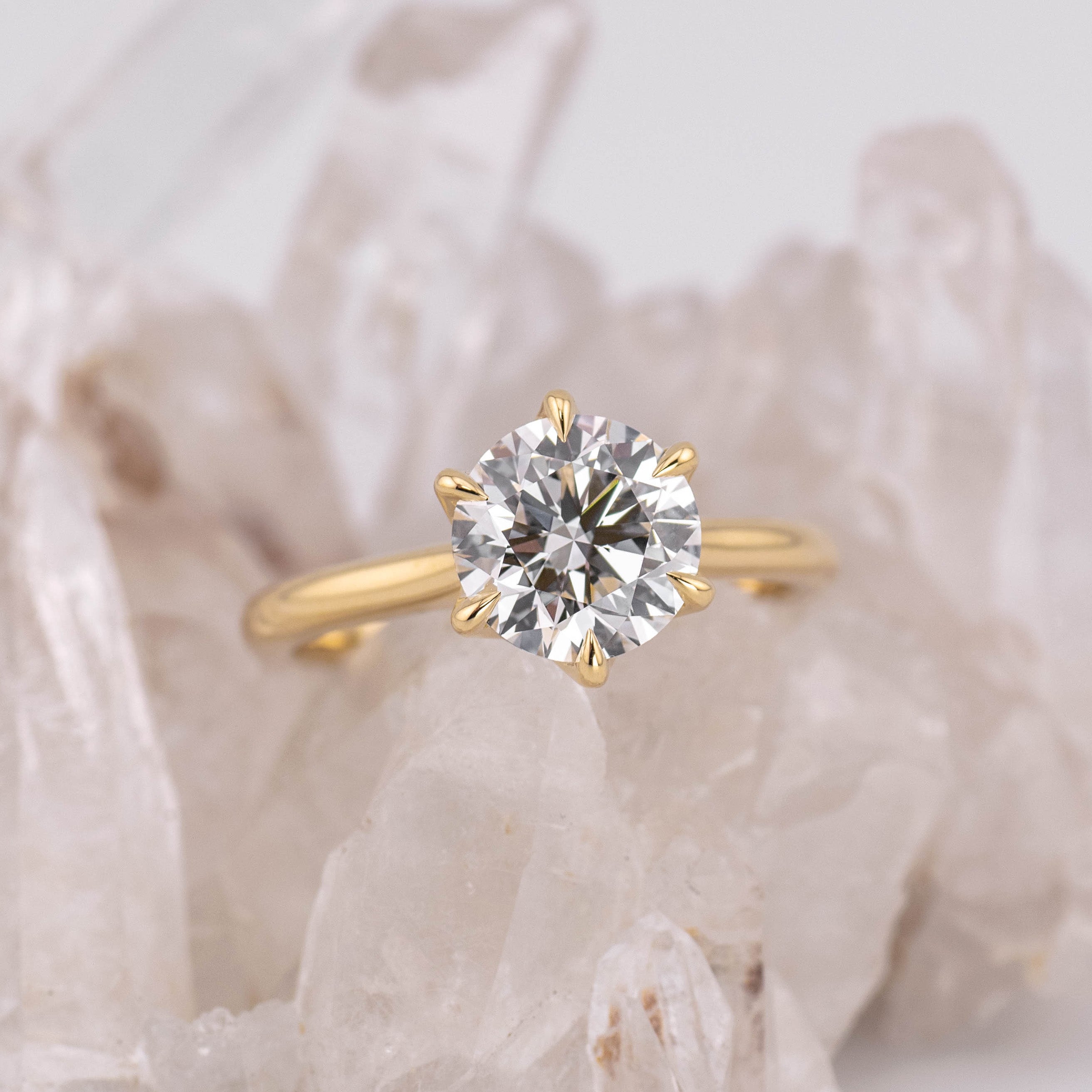 (Ready to Ship Size M) - Grace 2.0 Round Brilliant Petal Cathedral 6 2.01ct D VVS2 in 18k Yellow Gold