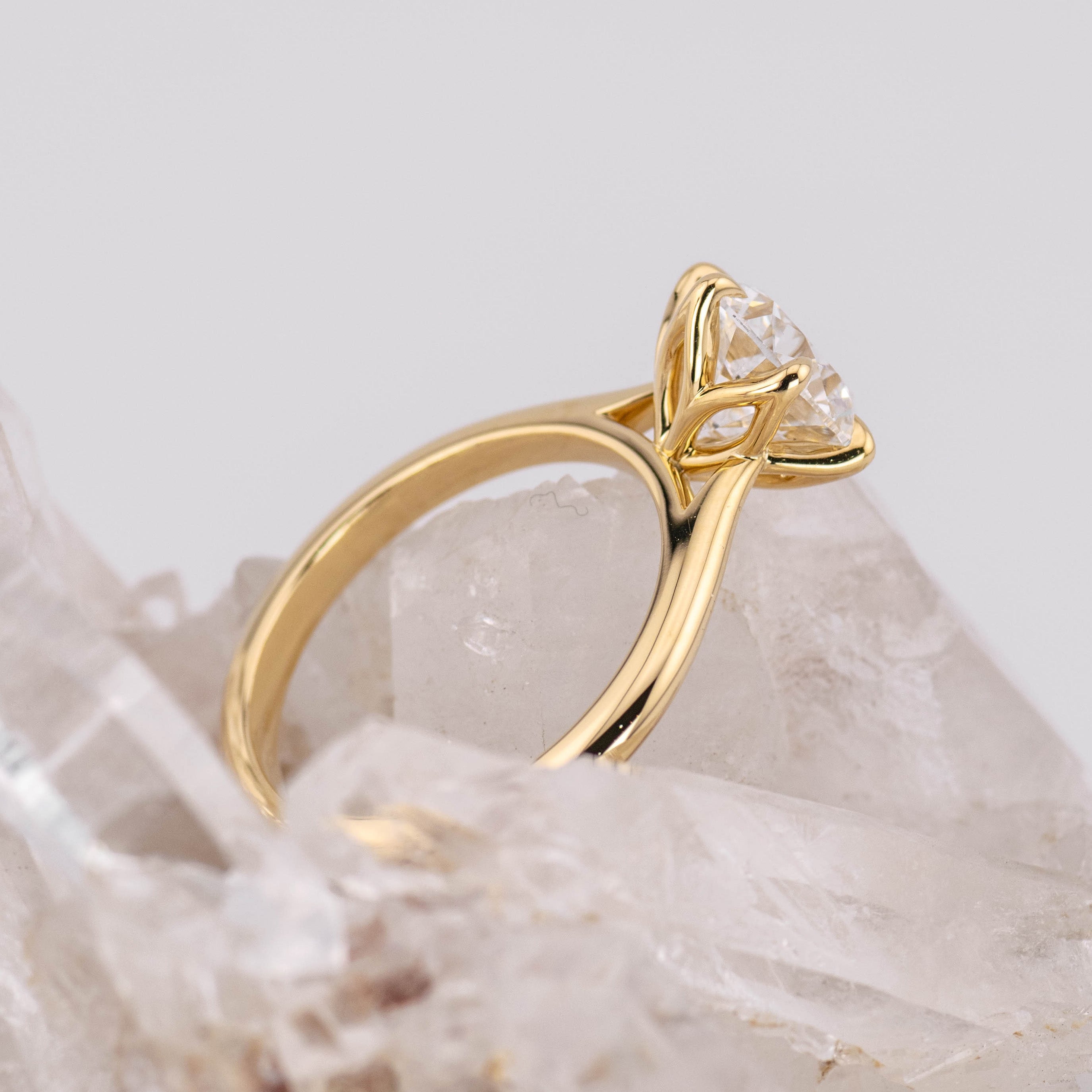 (Ready to Ship Size L) - Grace 2.0 Round Brilliant Petal Cathedral 6 2.04ct D VVS2 in 18k Yellow Gold