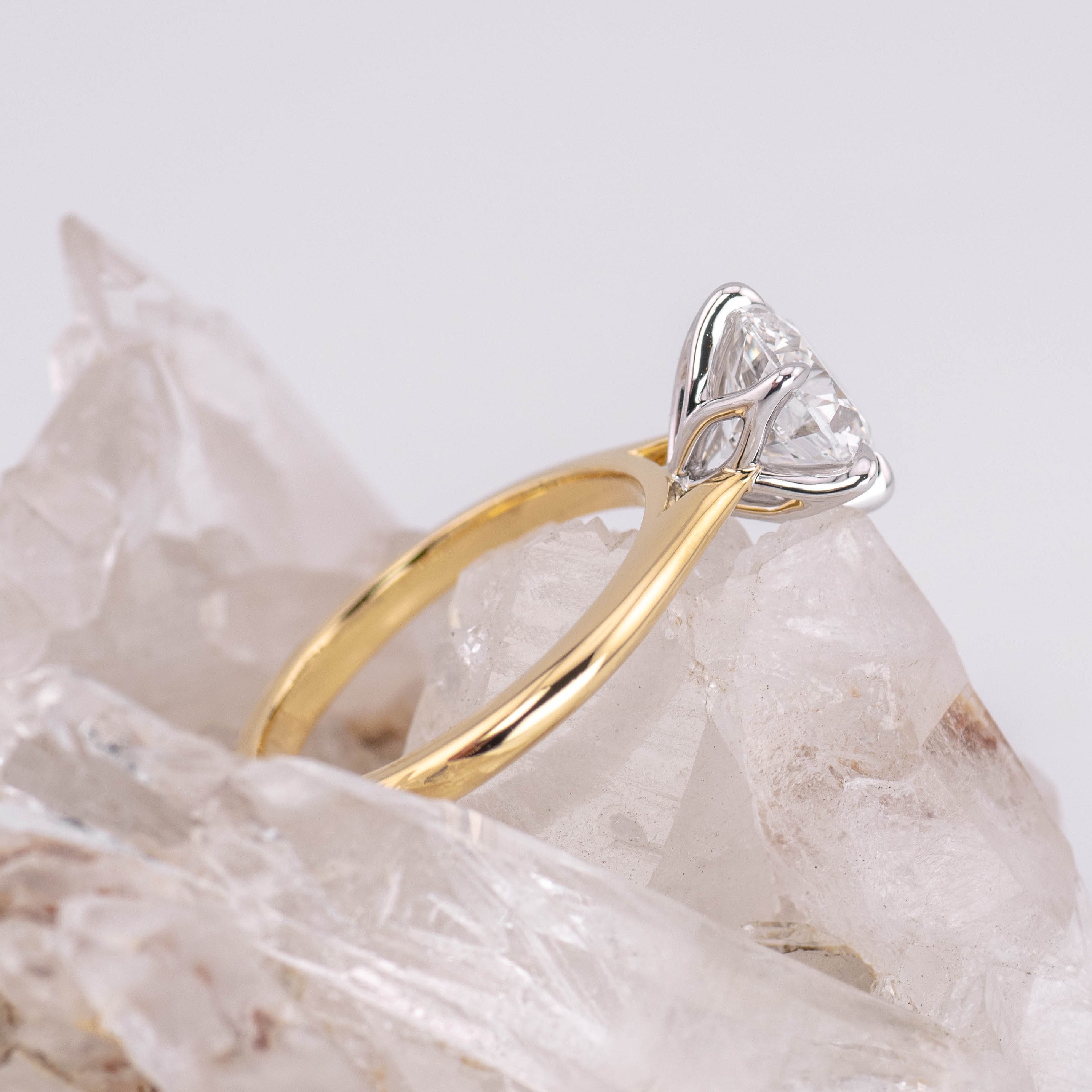 (Ready to Ship Size M) - Grace 2.0 Round Brilliant Petal Cathedral 6 2.04ct D VVS2 in 2 Tone 18k Yellow and Gold