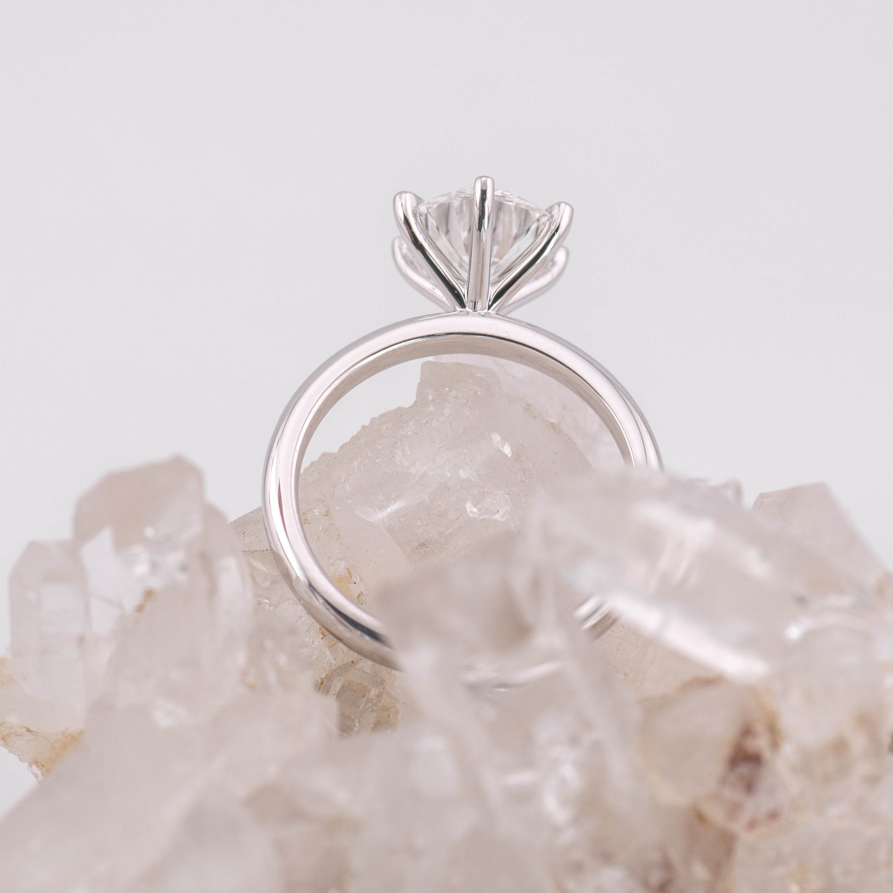 (Ready to Ship Size L) - Billie 2.0 – 6 Claw 2.01ct D VVS2 Round Solitaire 18k White Gold