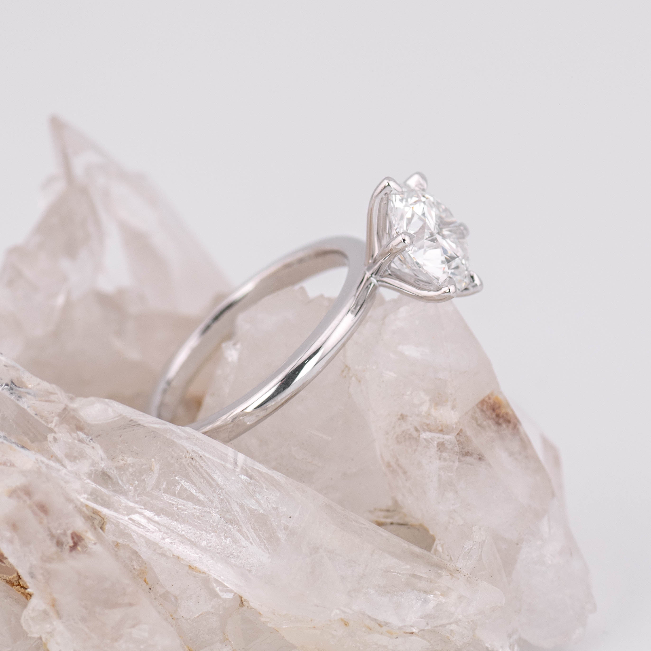 (Ready to Ship Size L) - Billie 2.0 – 6 Claw 2.01ct D VVS2 Round Solitaire 18k White Gold