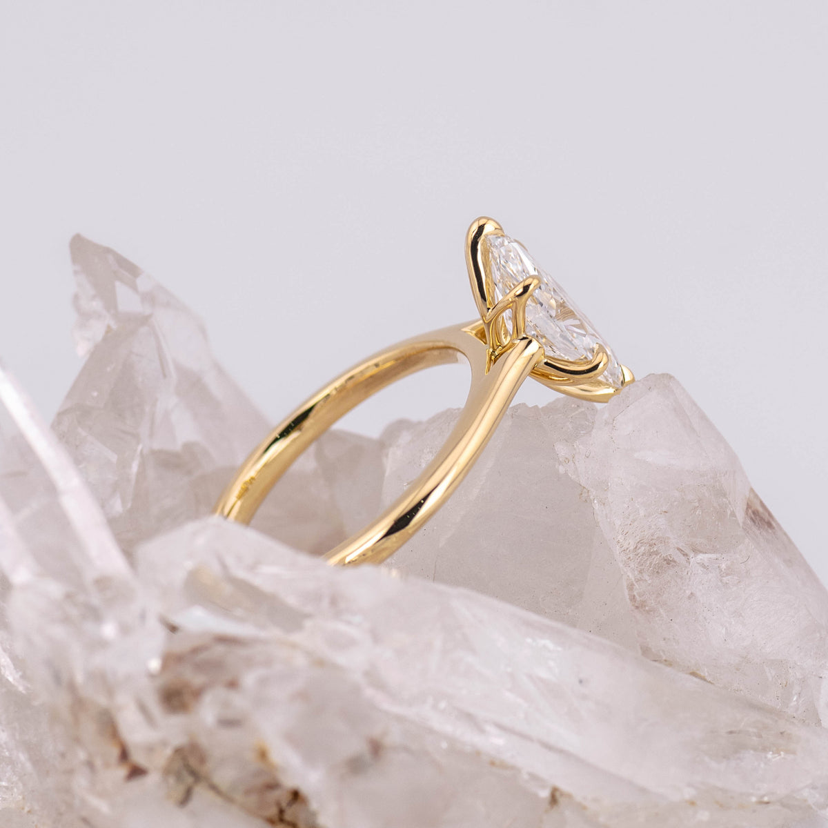 (Ready to Ship Size M) - Petal Marquise – 6 Claw 1.55ct E VVS2 Marquise Solitaire in 18k Yellow Gold
