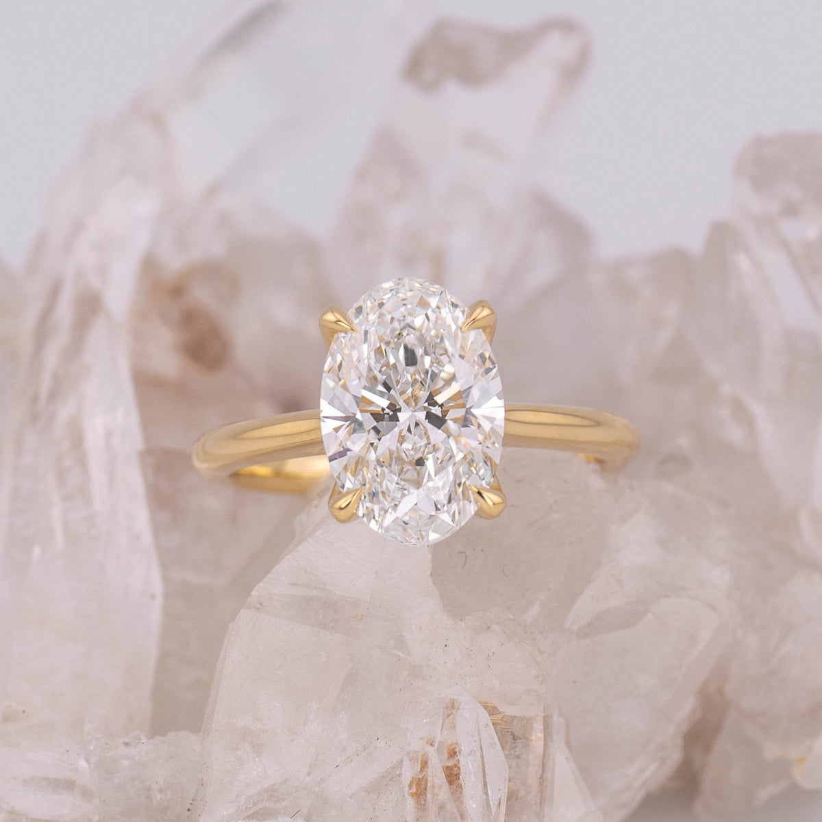 (Ready to Ship Size M) - Oval Petal 4.0 – 4 Claw Petal Basket 4.04ct E VVS2 Oval Solitaire in 18k Yellow Gold