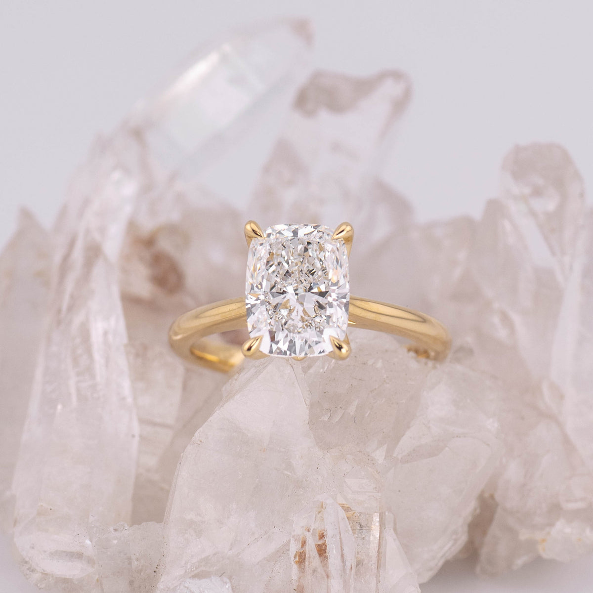 (Ready to Ship Size M) - Petal Elongated Cushion – 4 Claw 2.59ct D VVS2 Solitaire in 18k Yellow Gold