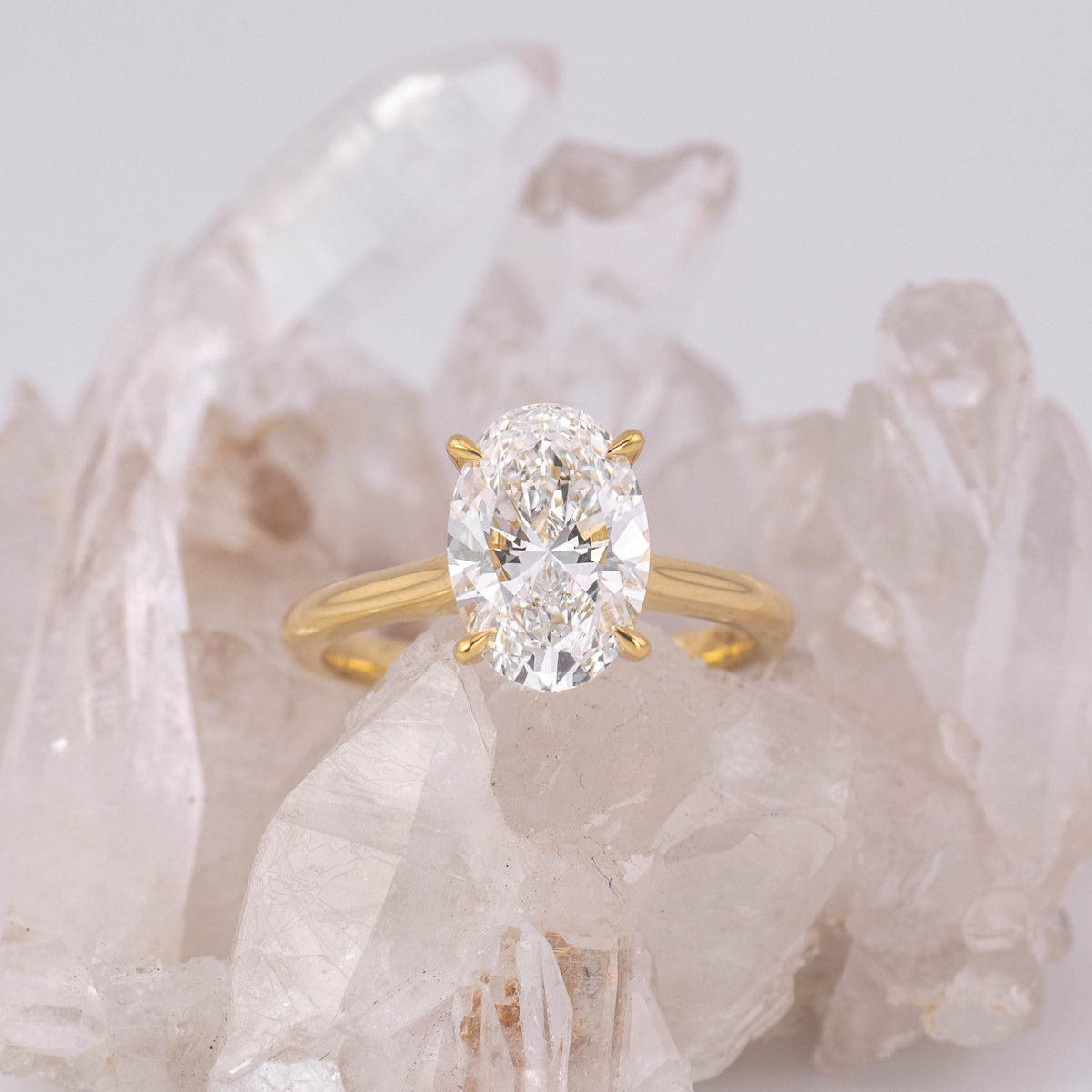 (Ready to Ship Size M) - Oval Cathedral 4 Claw 2.57ct E VVS2 Solitaire in 18k Yellow Gold