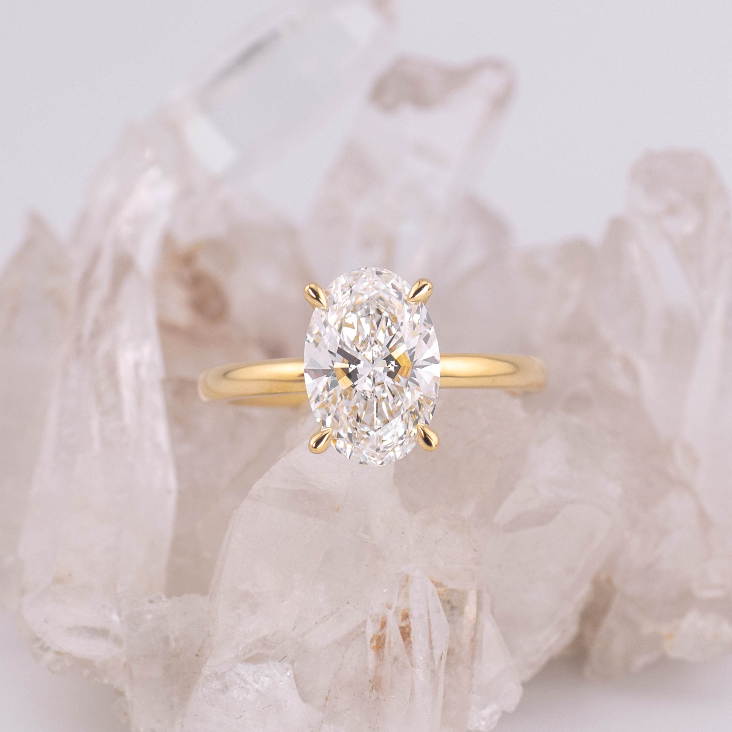 (Ready to Ship Size M) - Kate 2.5 – 4 Claw 2.52ct E VVS2 Oval Solitaire in 18k Yellow Gold